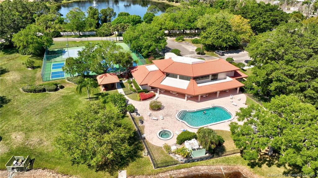 6060 SE Martinique Drive 103