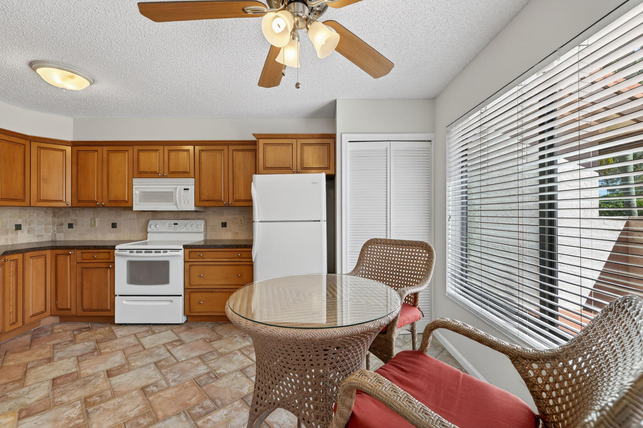 6060 SE Martinique Drive 103