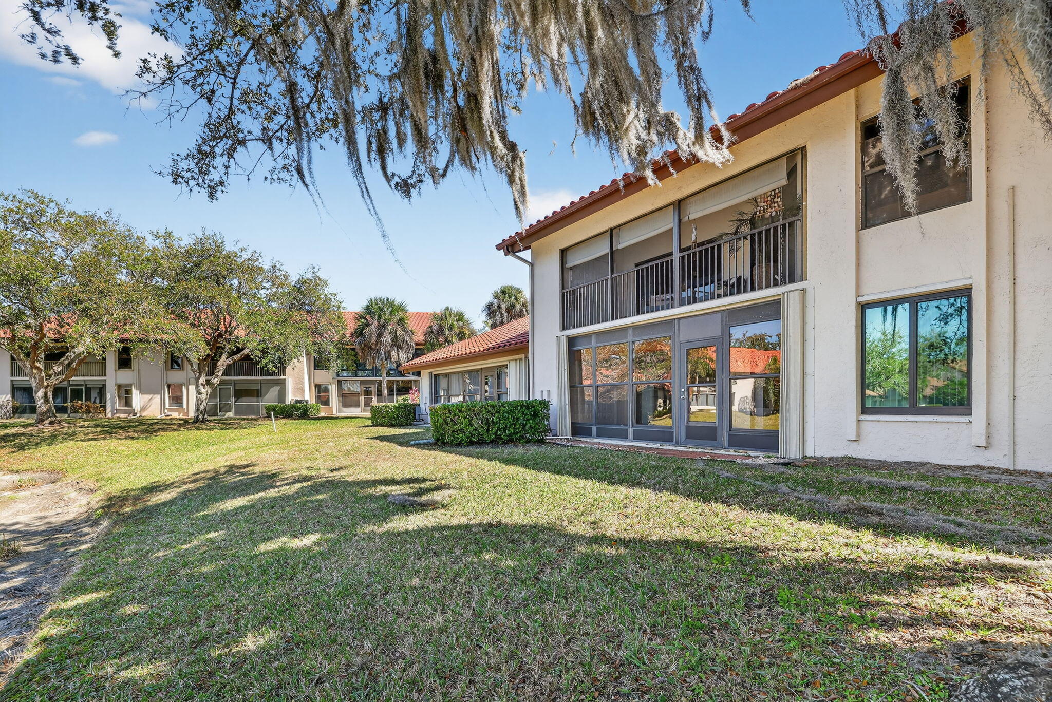 6060 SE Martinique Drive 103