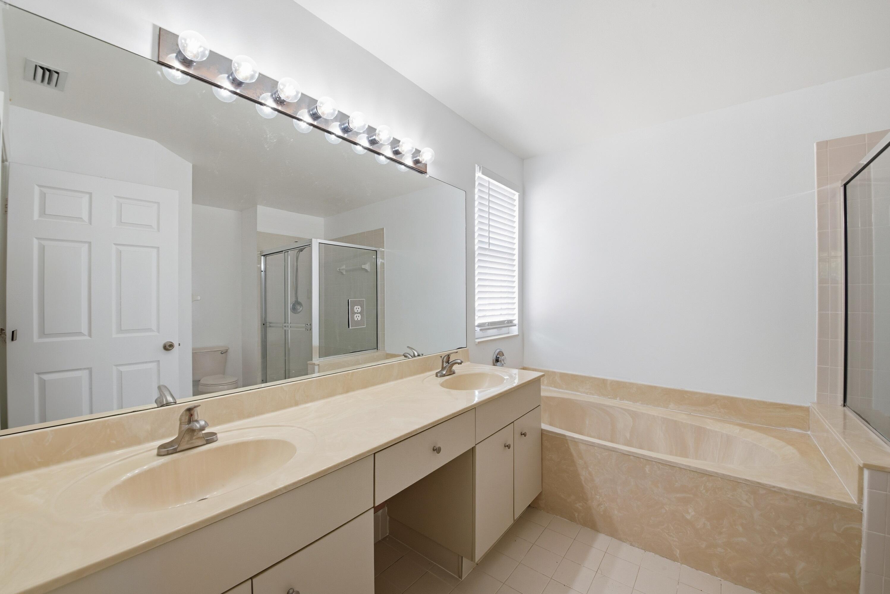 8021 Stirrup Cay Court