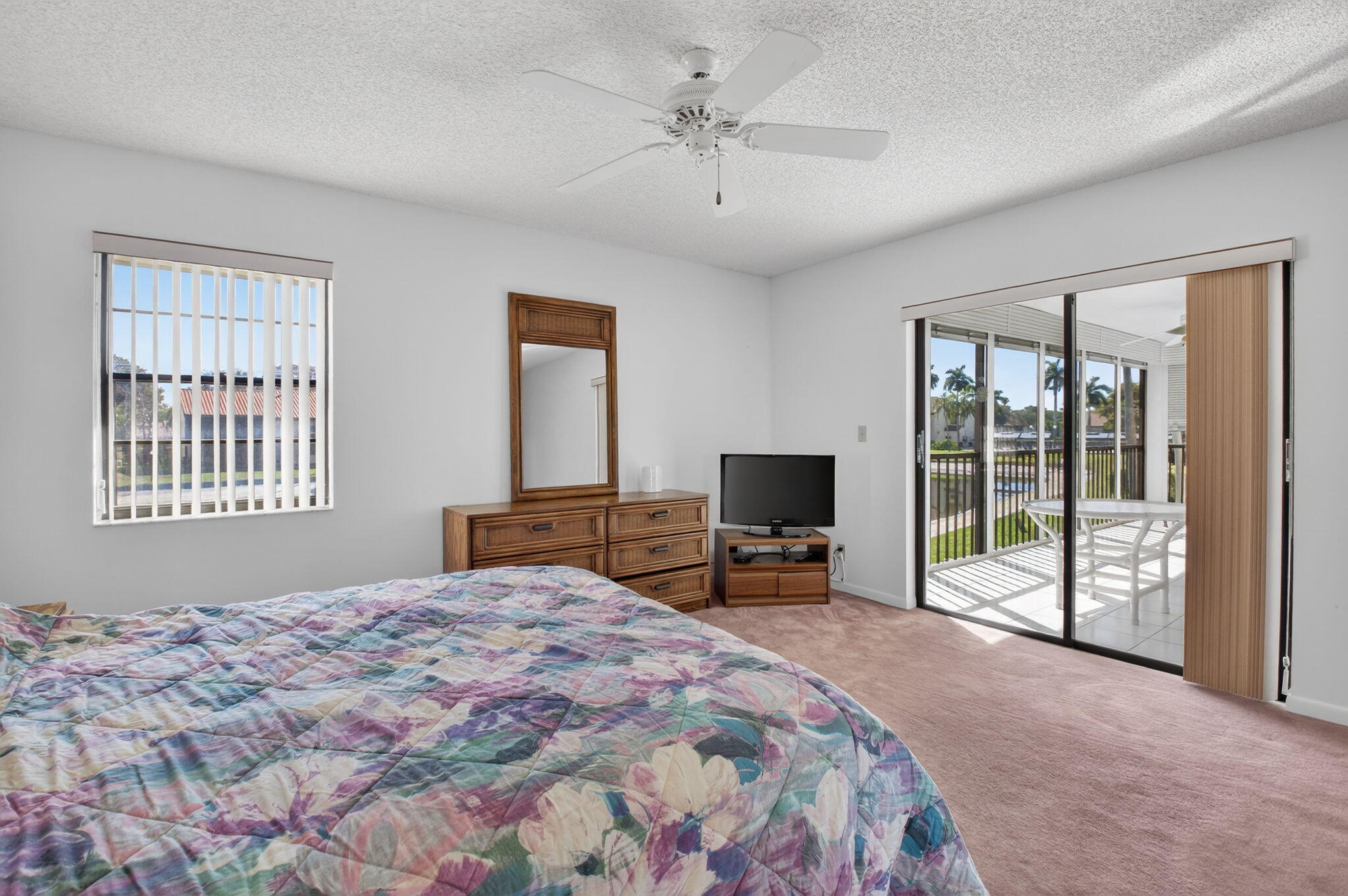 10279 N Circle Lake Drive 202