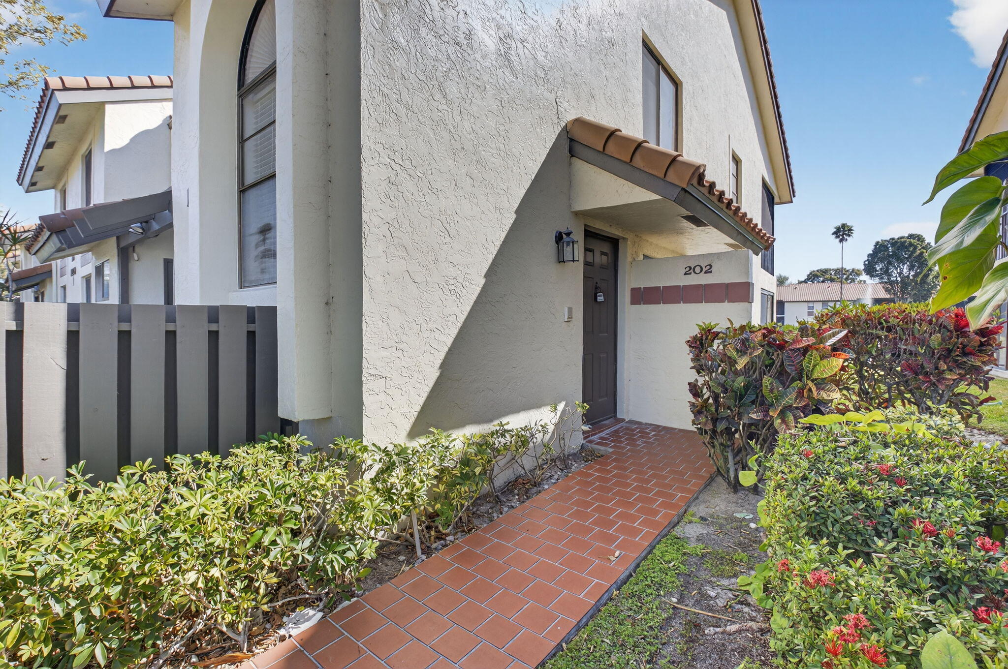 10279 N Circle Lake Drive 202