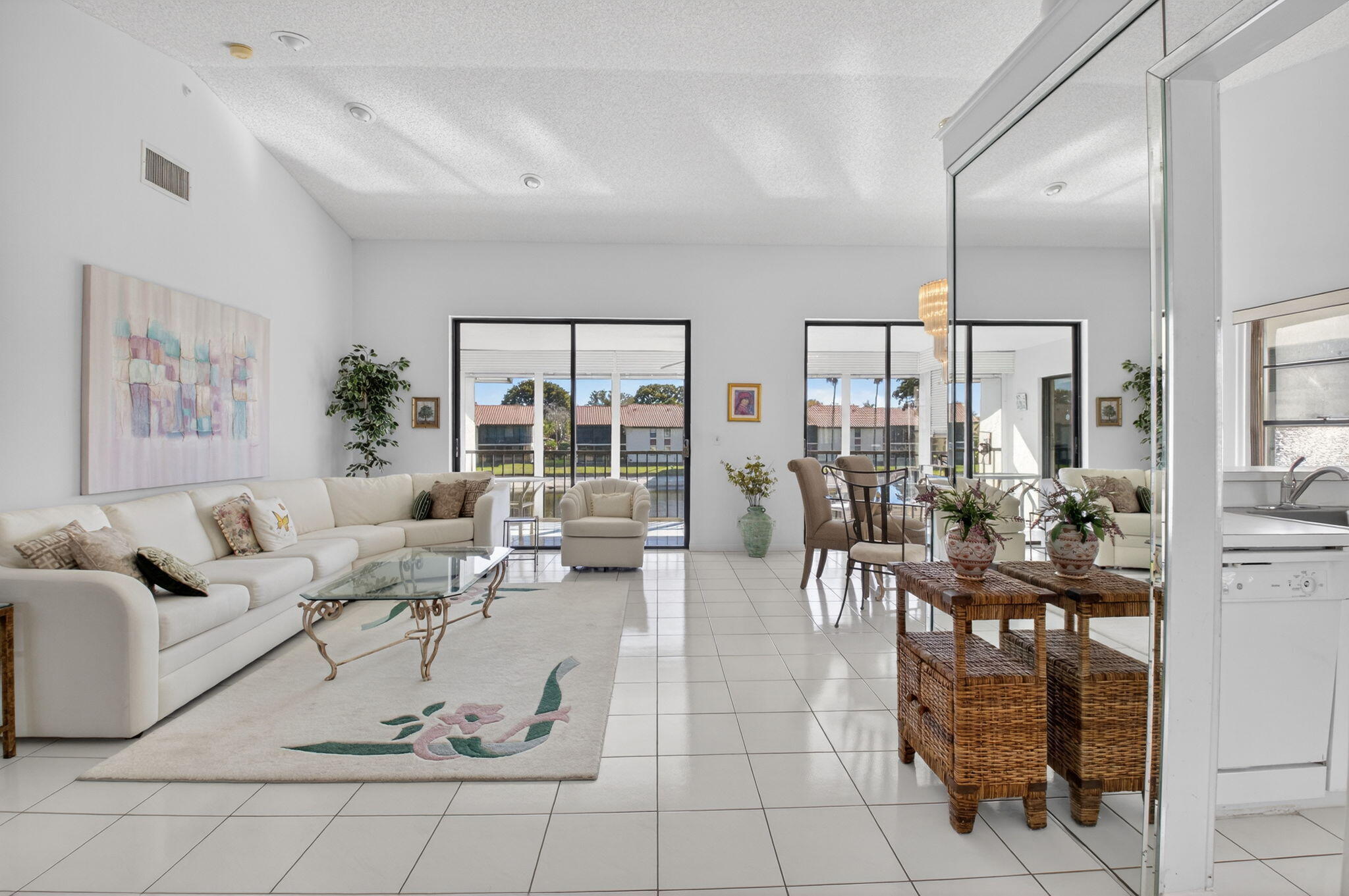 10279 N Circle Lake Drive 202