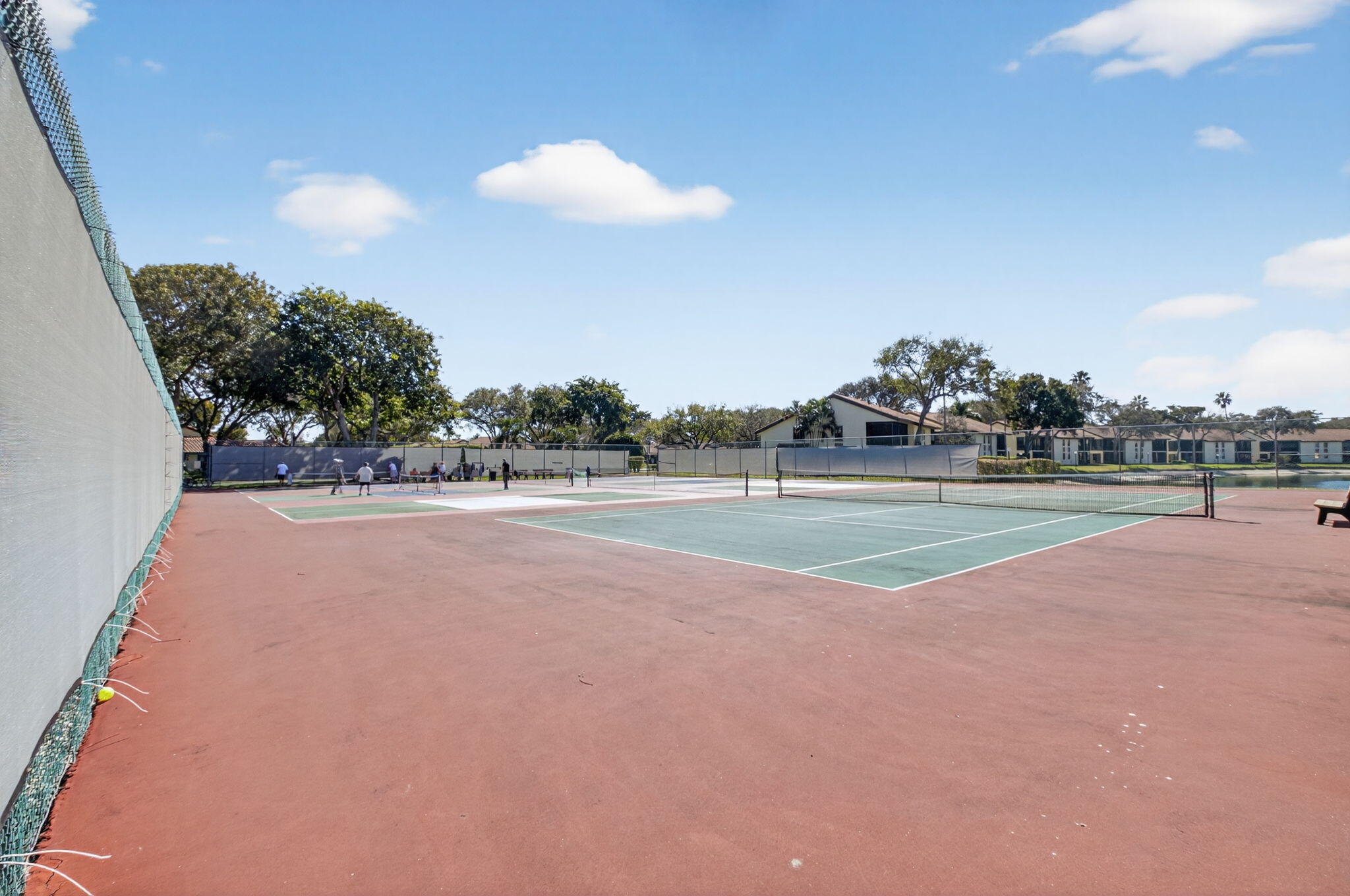 10279 N Circle Lake Drive 202