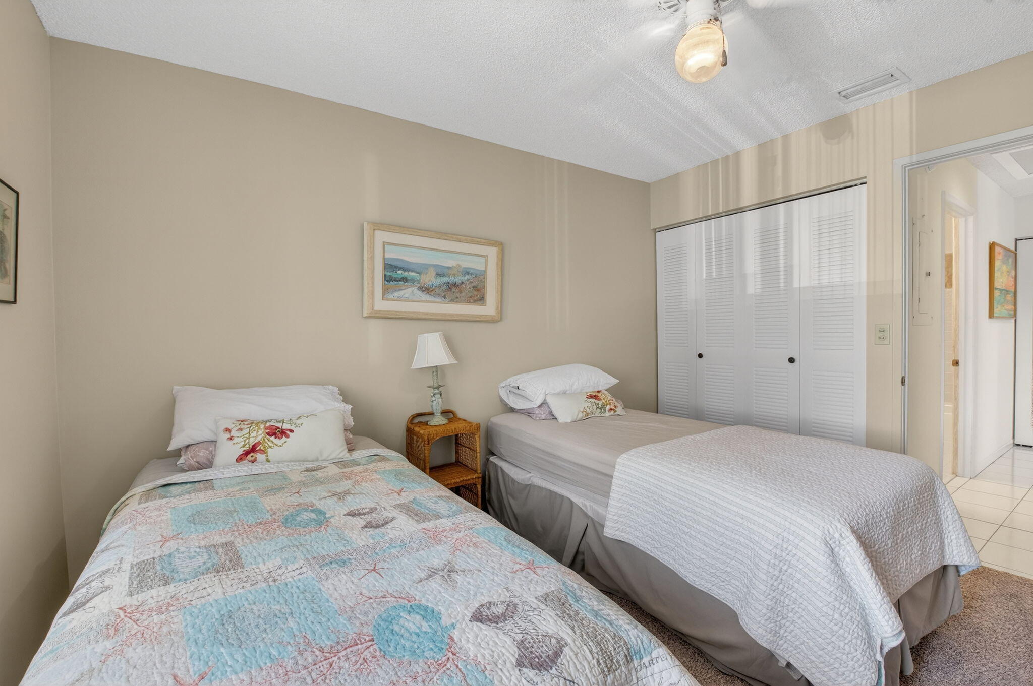 10279 N Circle Lake Drive 202