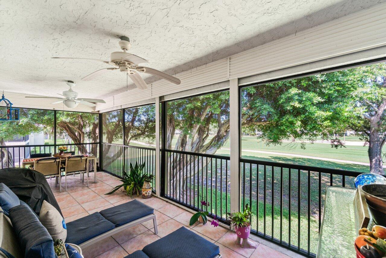 4 Stratford Drive E B