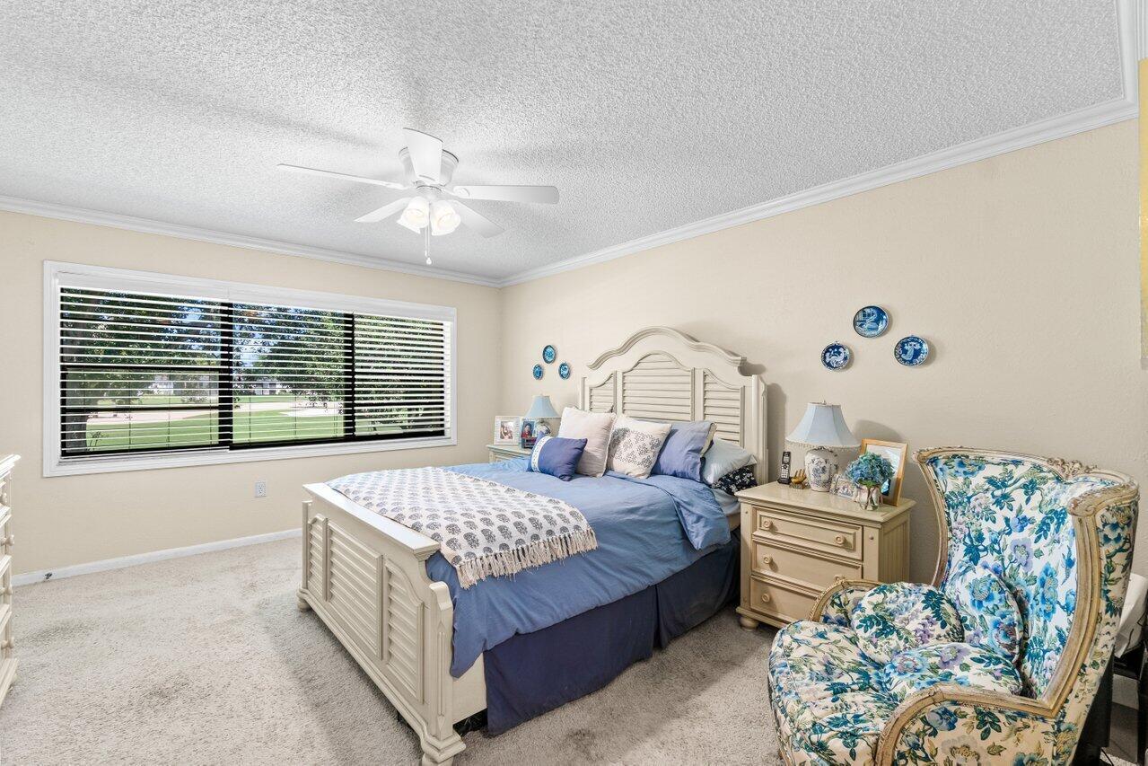 4 Stratford Drive E B