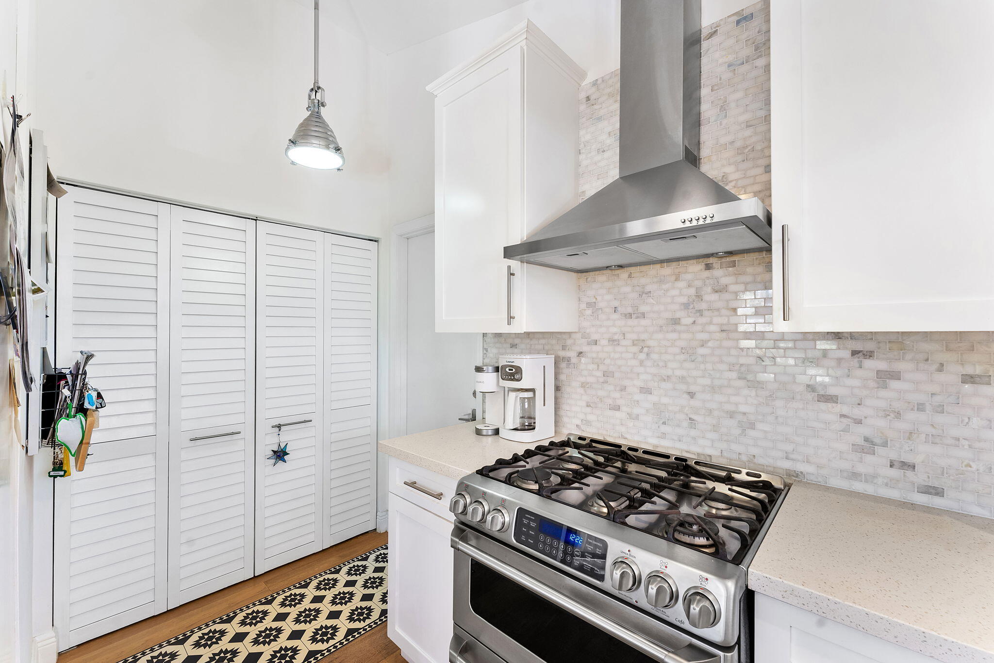 380 Sherwood Forest Drive