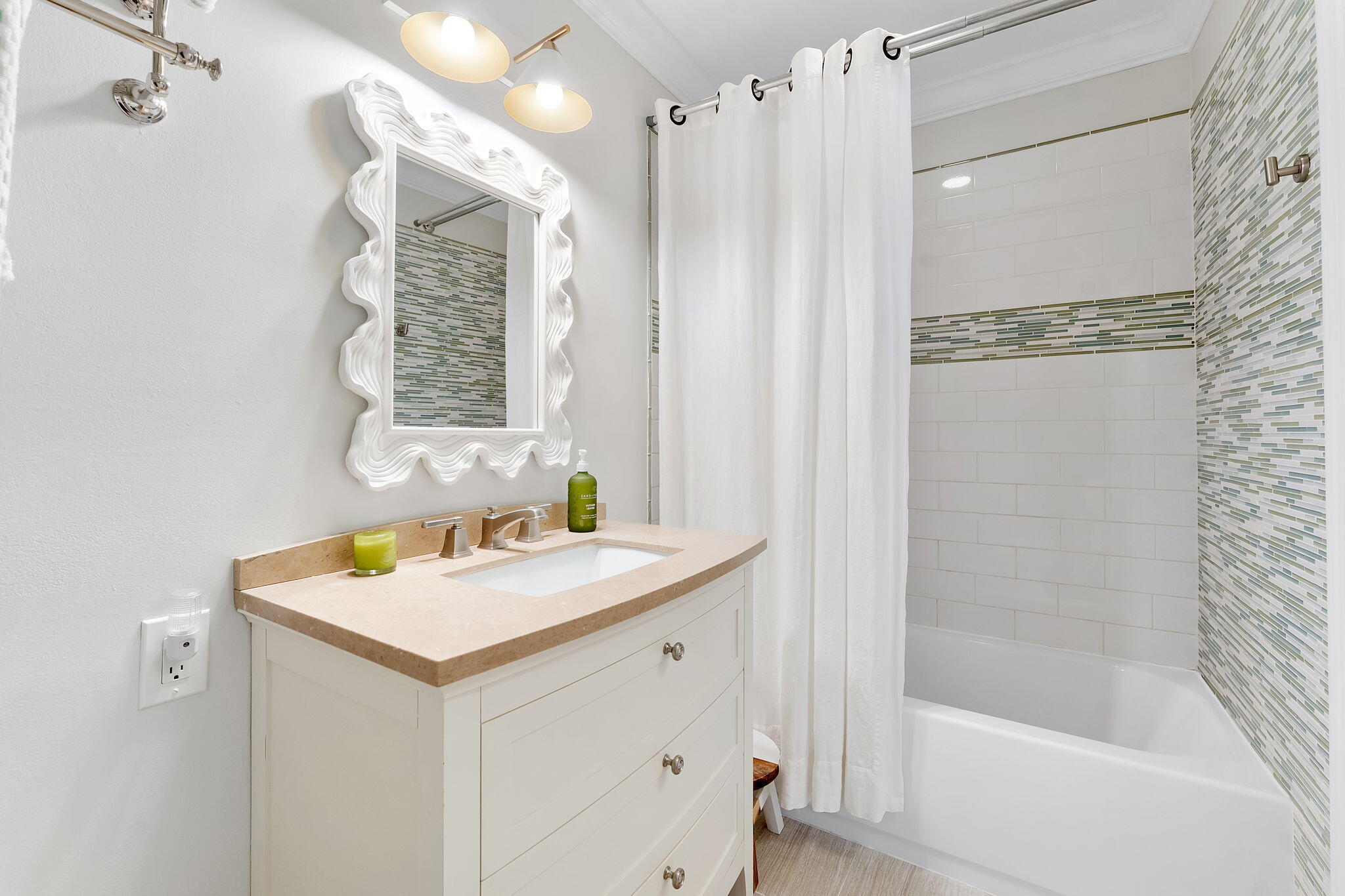 380 Sherwood Forest Drive