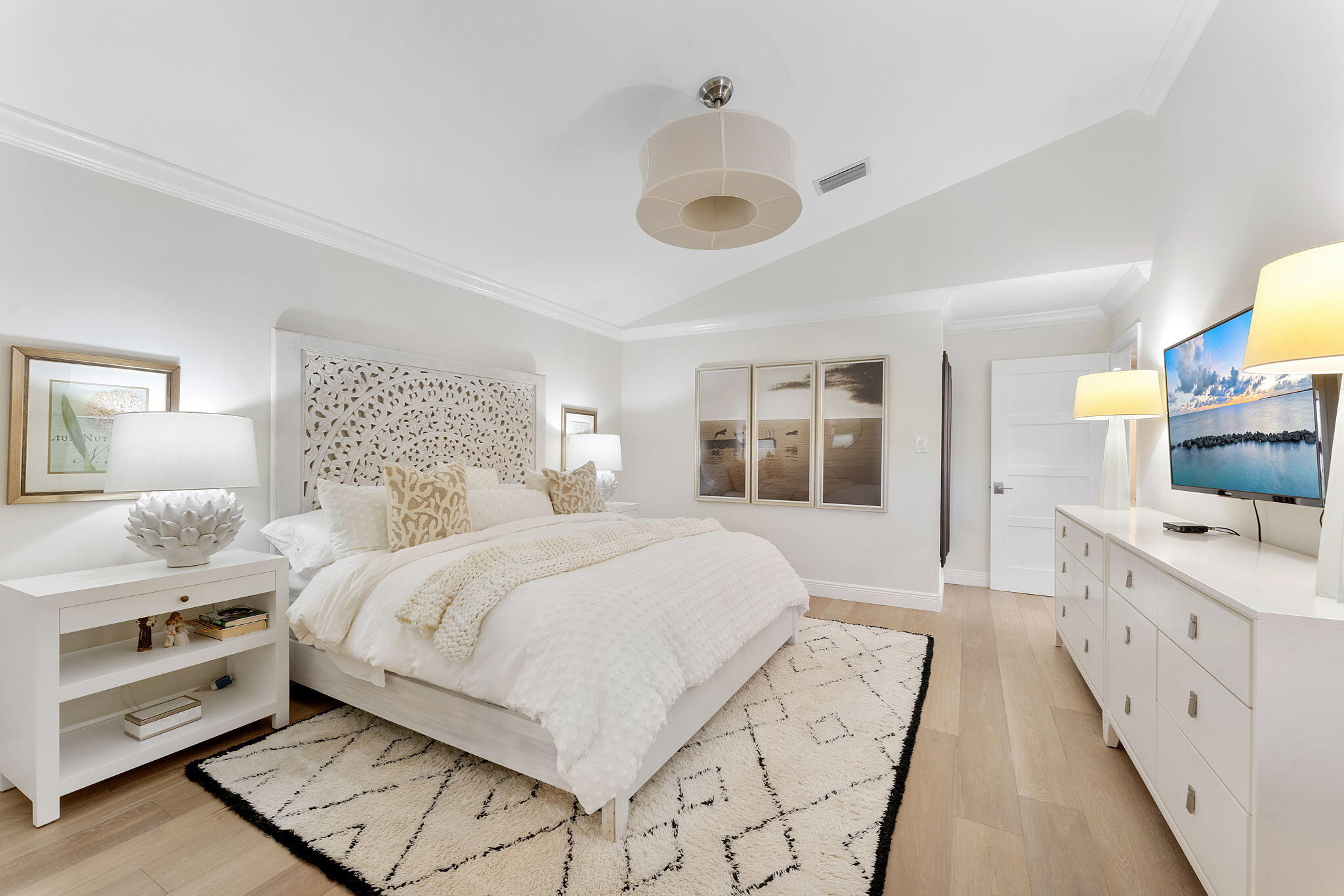 380 Sherwood Forest Drive