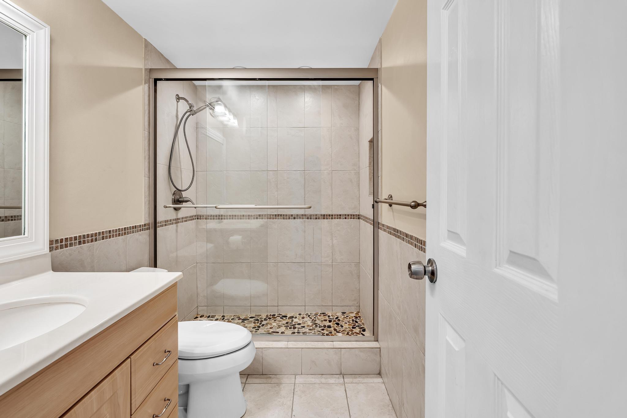 1779 NE 40th Place 405