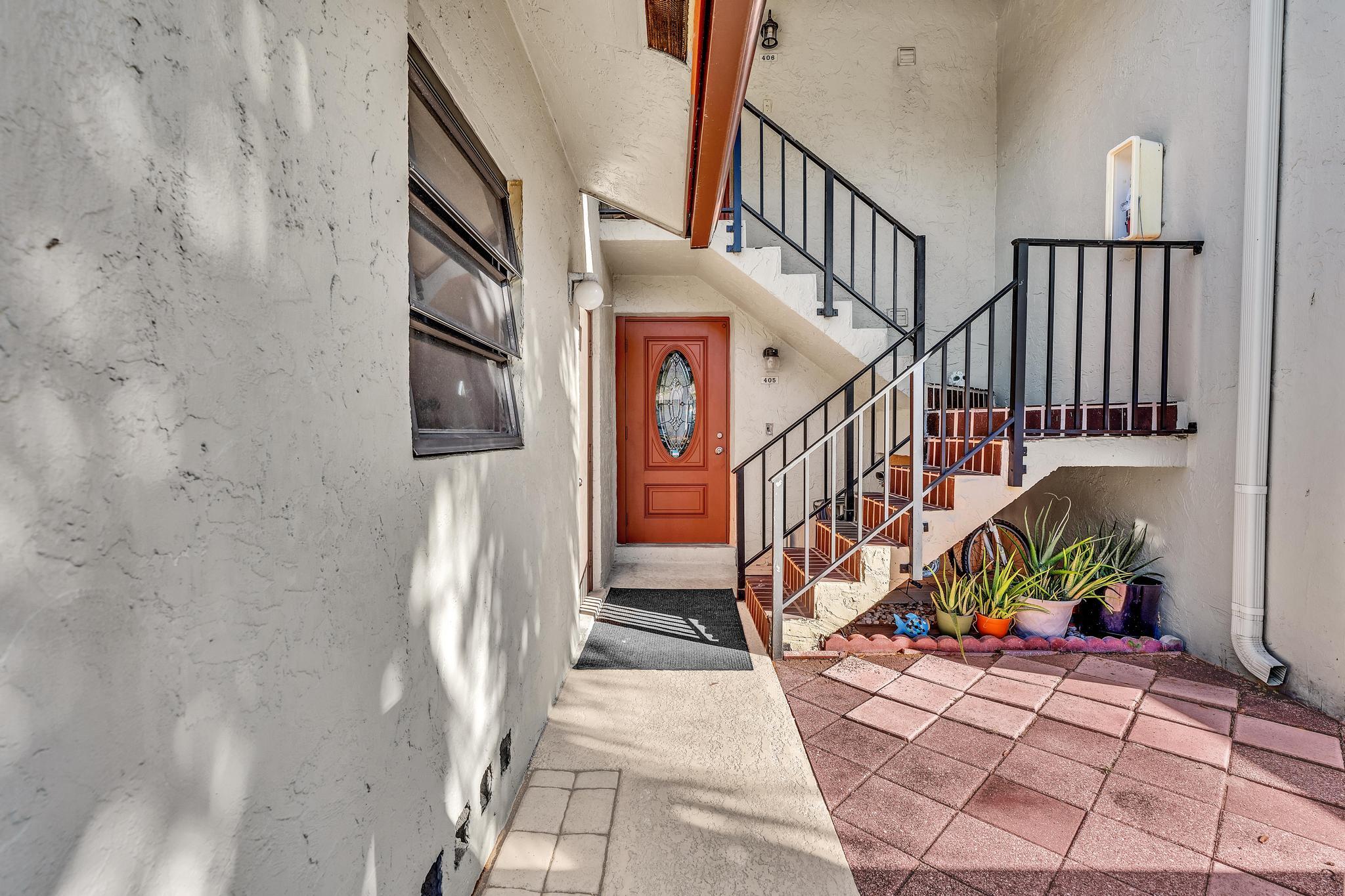 1779 NE 40th Place 405