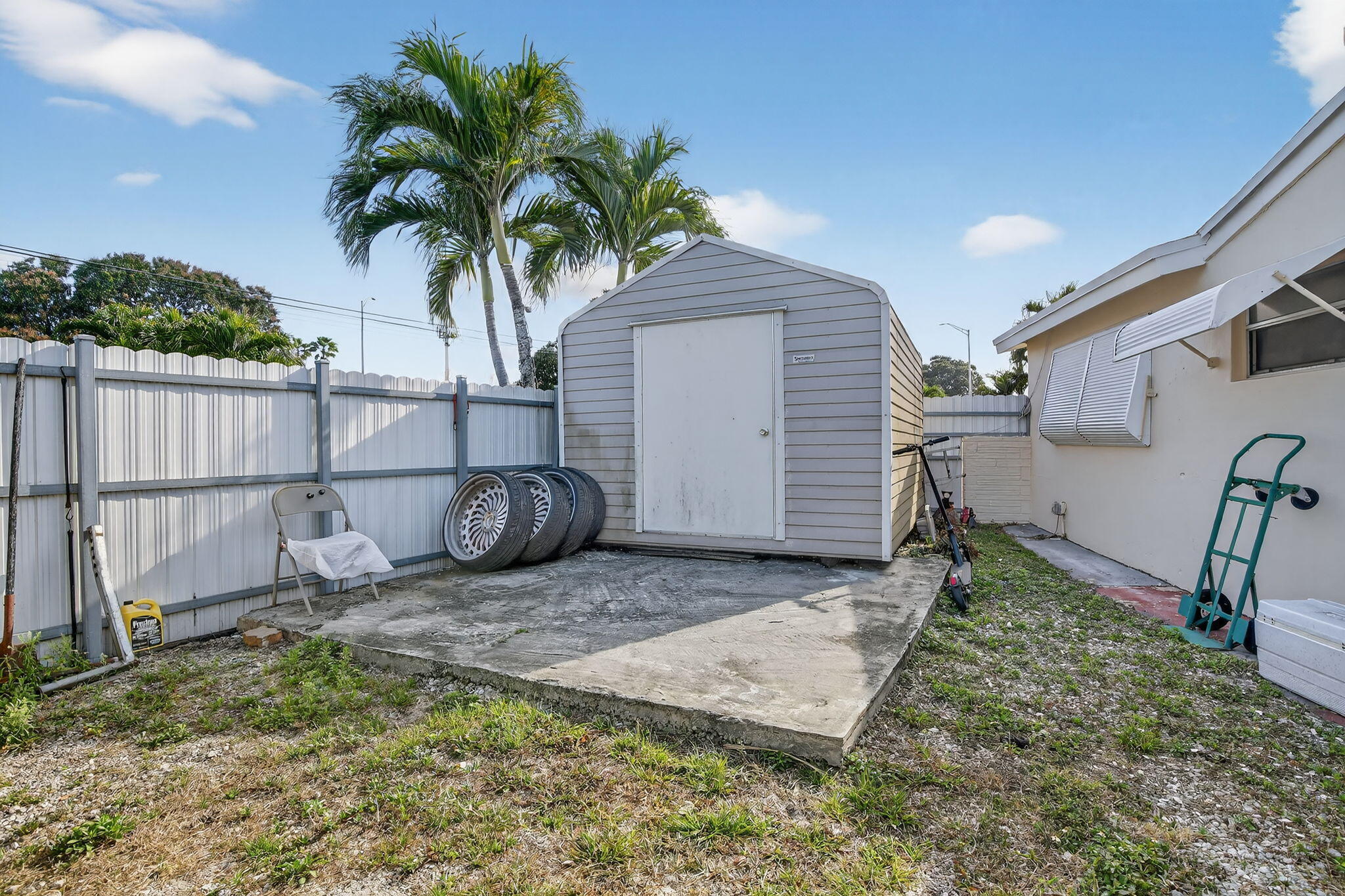 6721 SW 28th Court