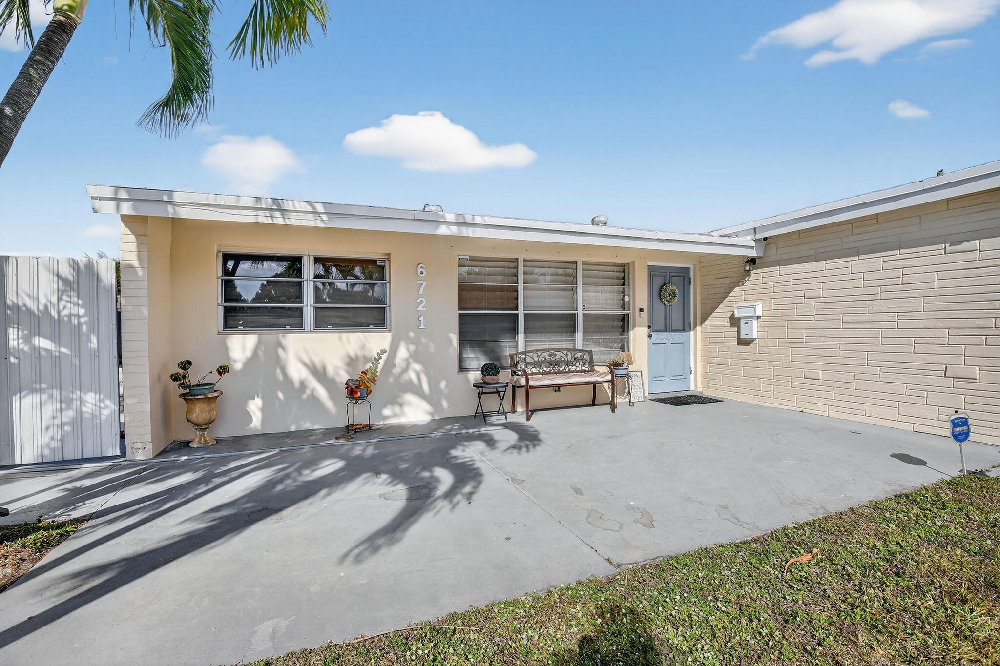 6721 SW 28th Court