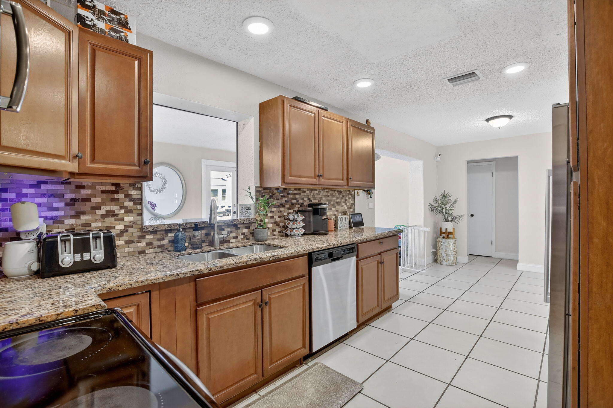 6721 SW 28th Court
