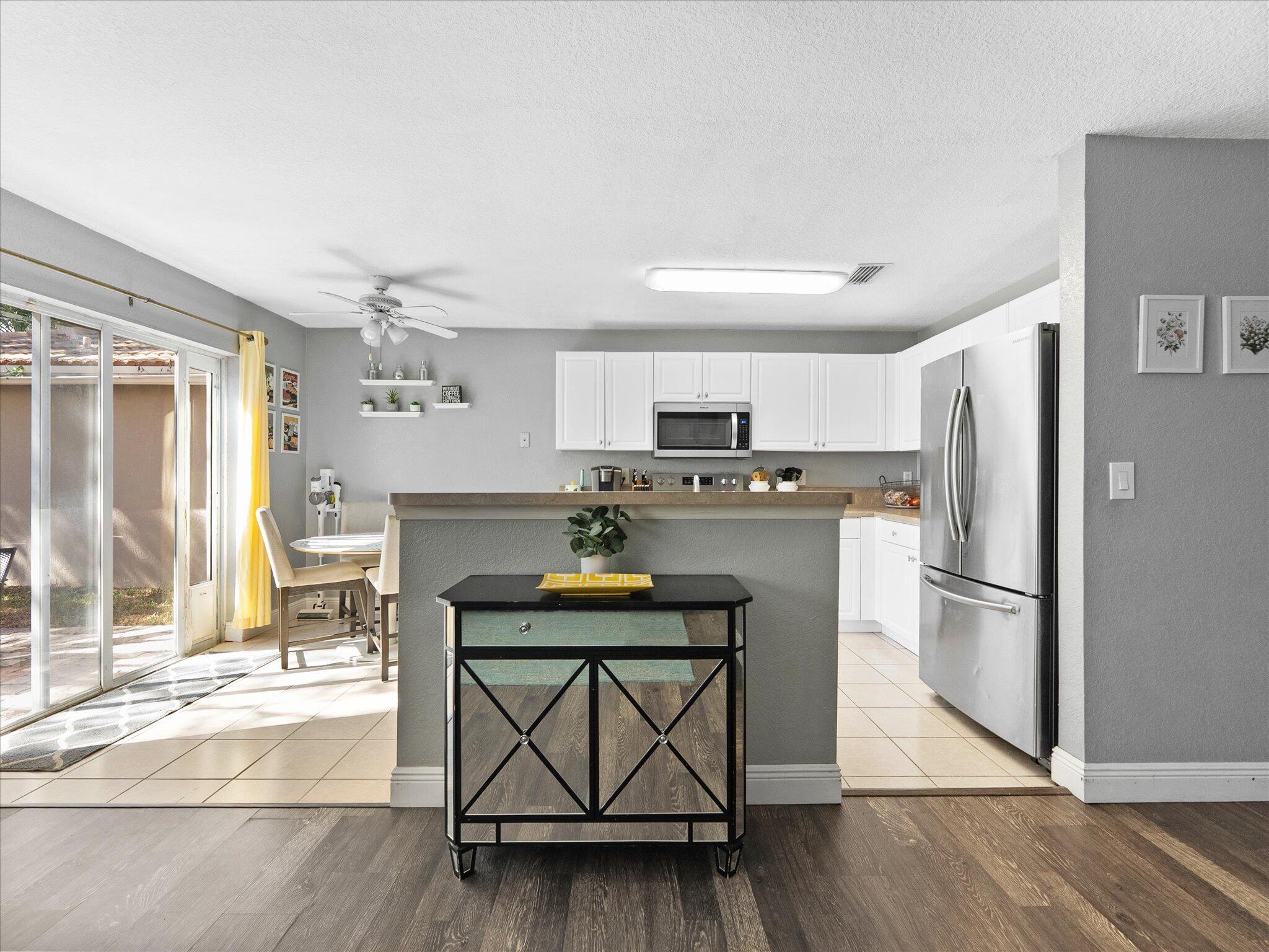 3422 Commodore Court