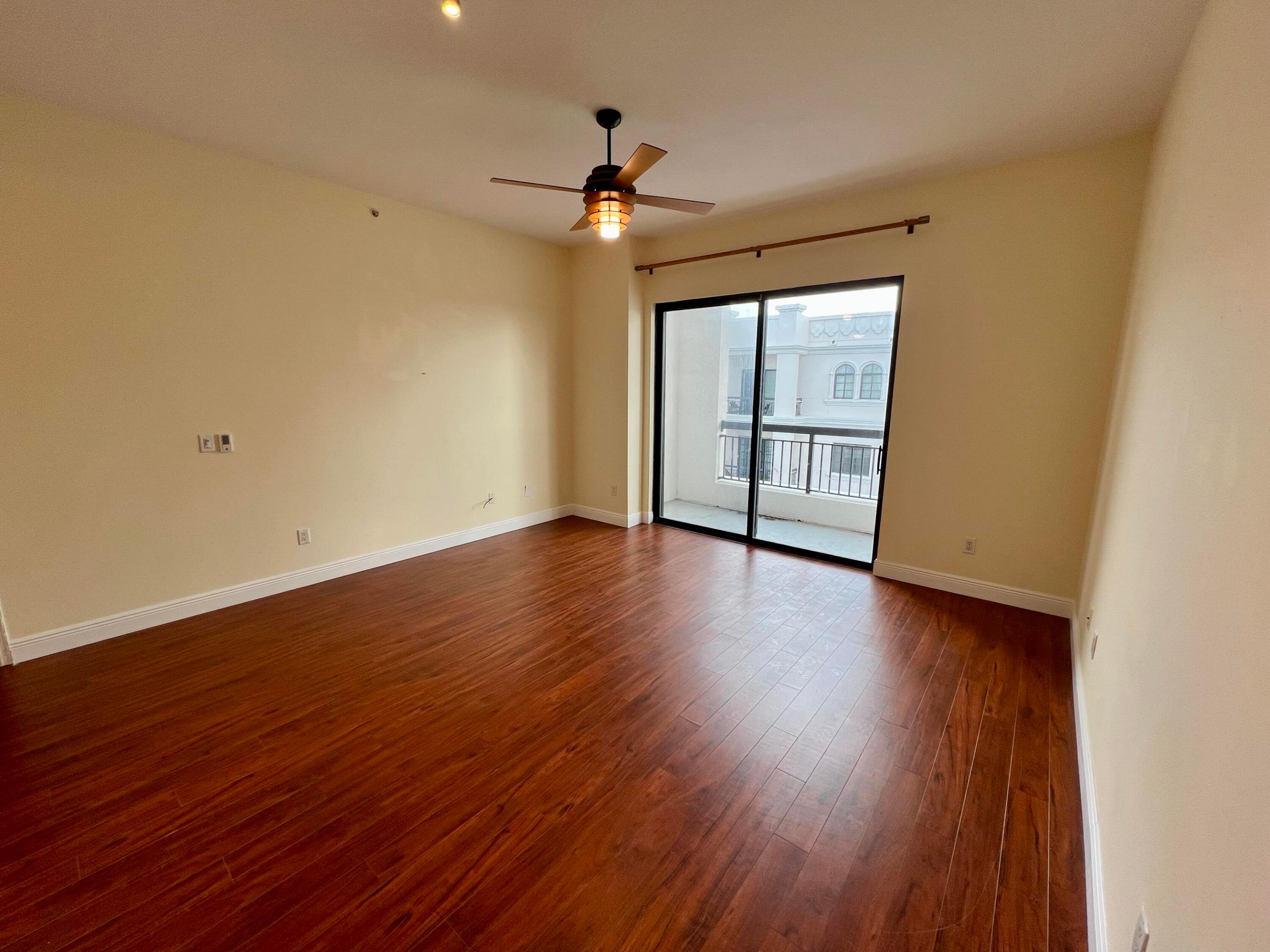 233 S Federal Highway Uph04