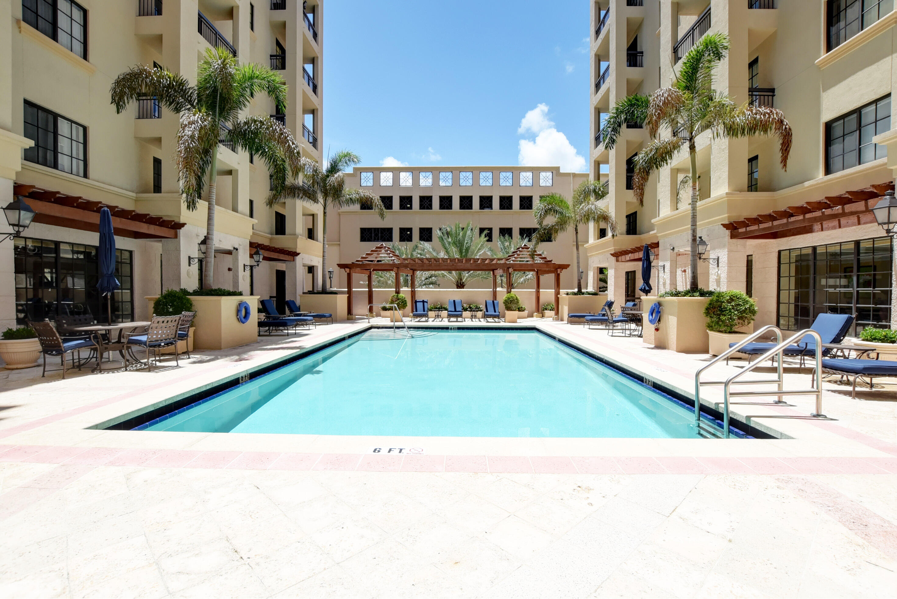 233 S Federal Highway Uph04