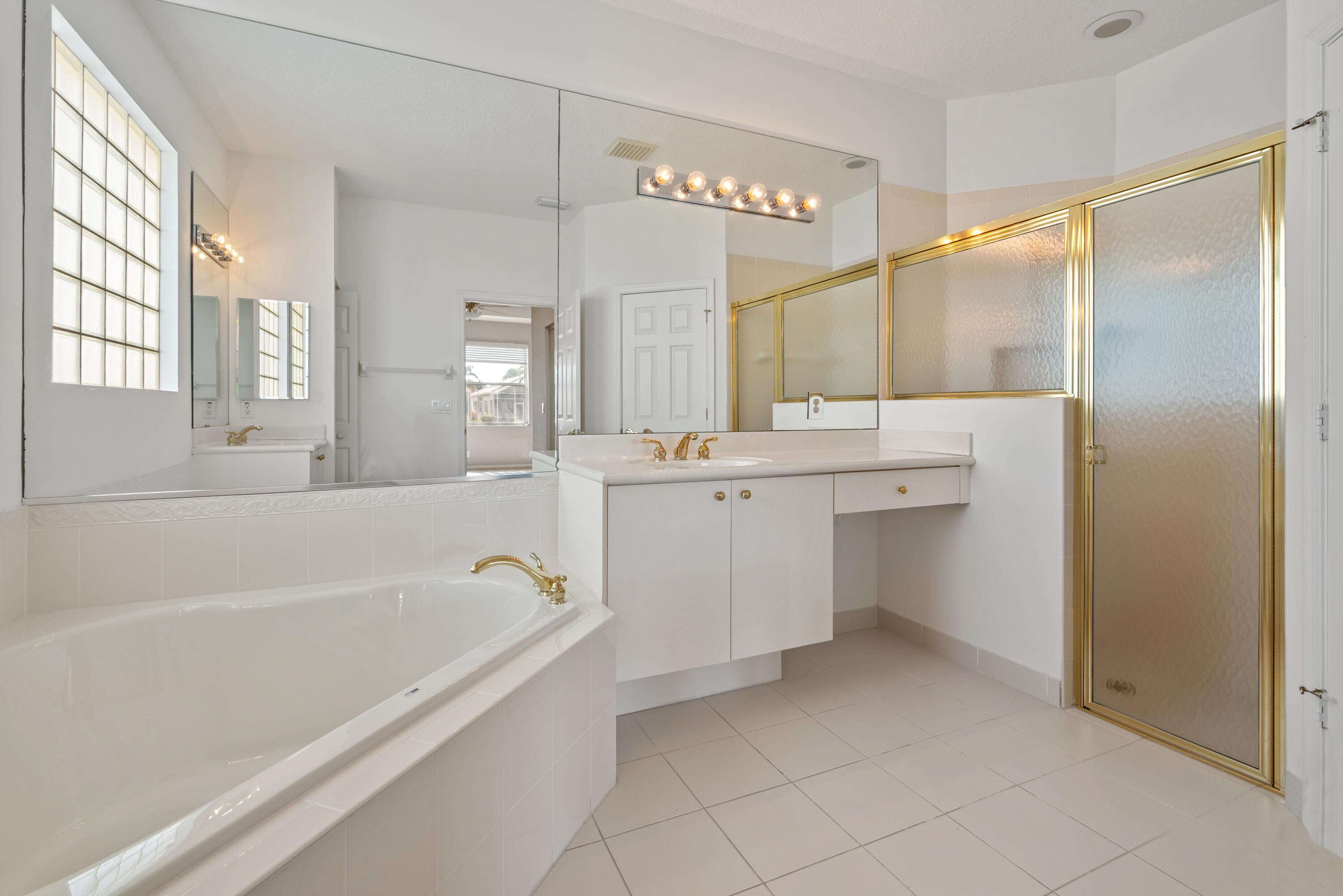 7086 Del Corso Lane