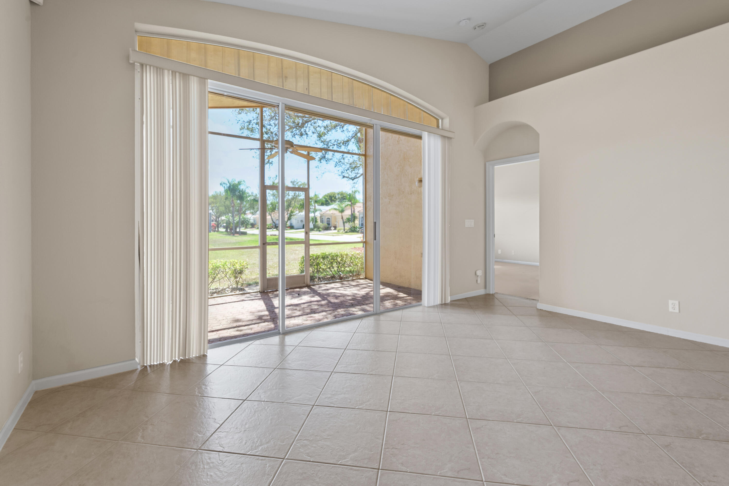 7086 Del Corso Lane