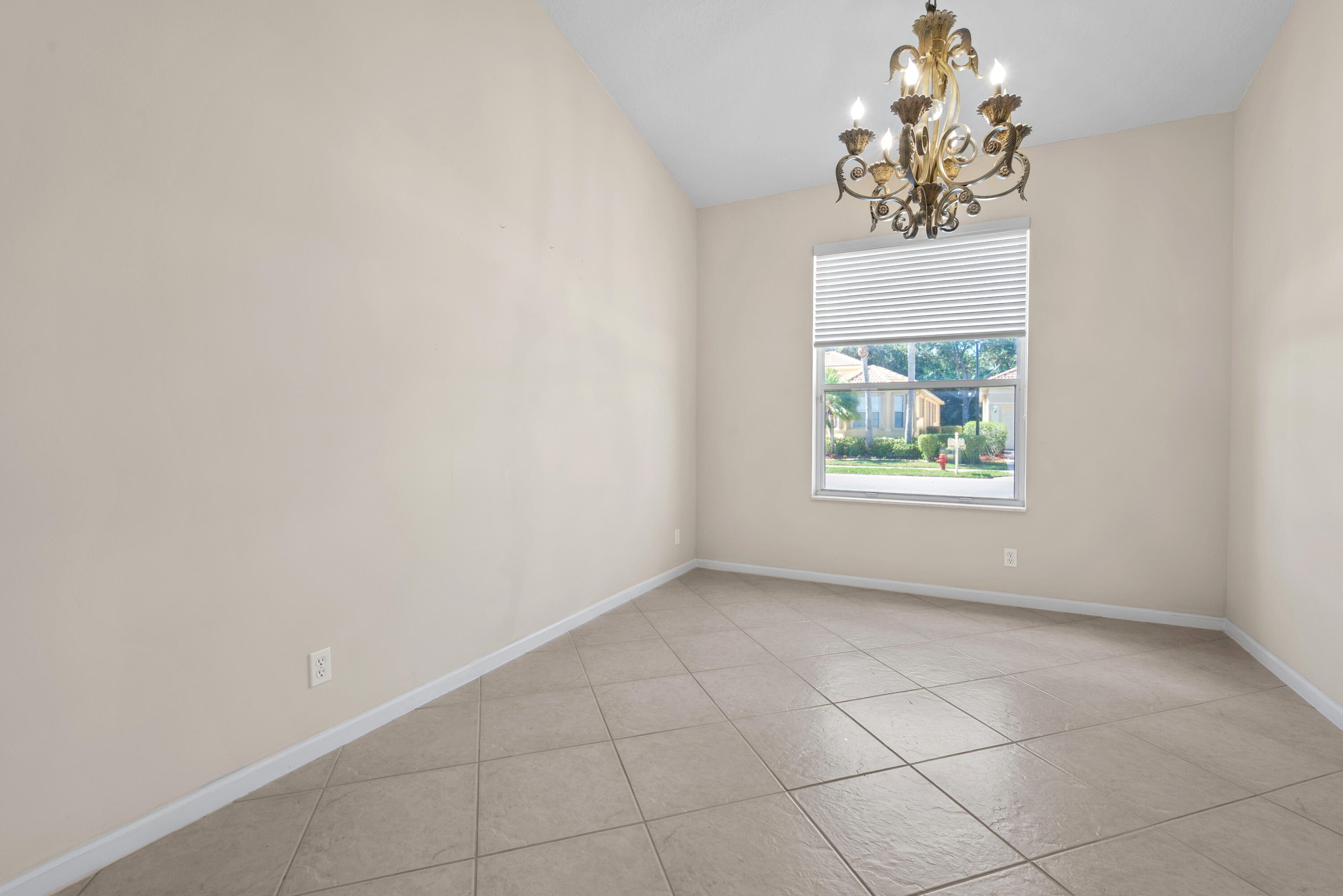 7086 Del Corso Lane
