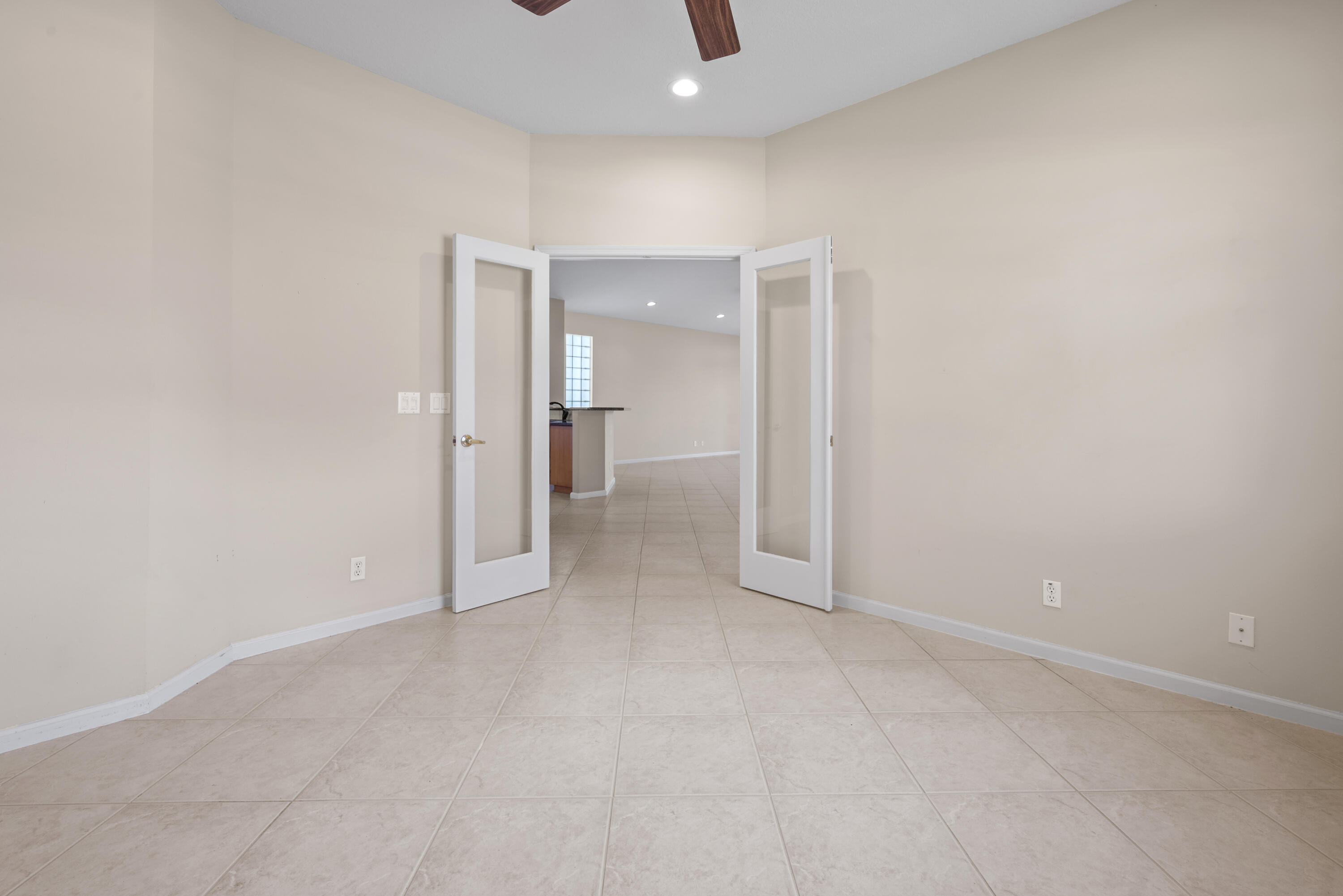7086 Del Corso Lane