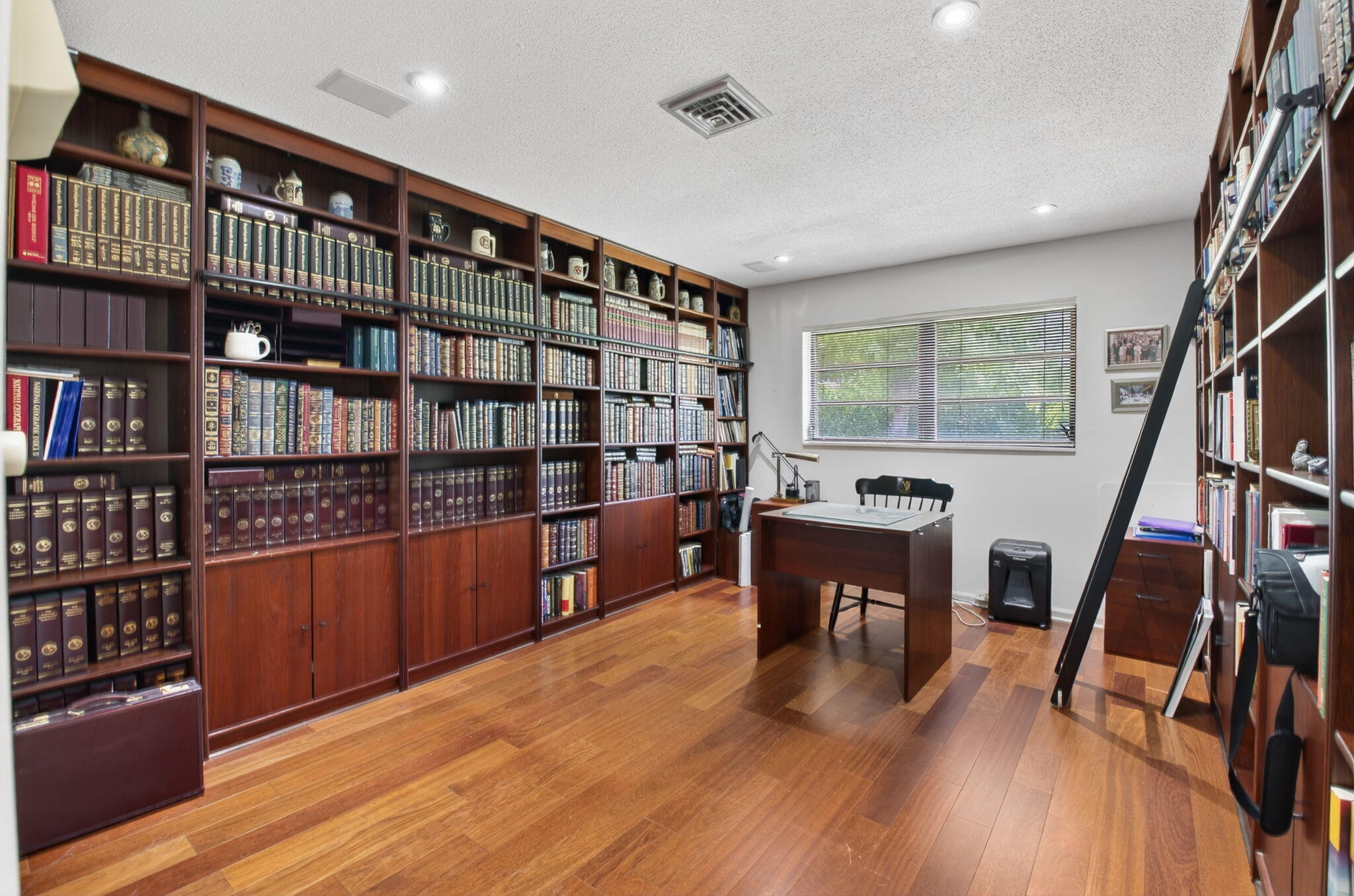 2101 NW 25th Street