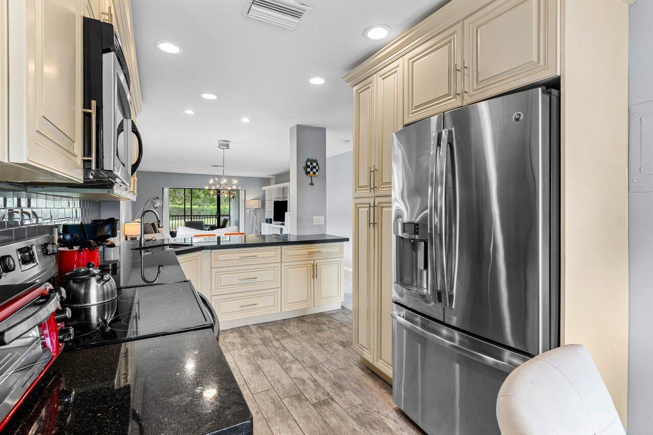 20 Southport Lane B