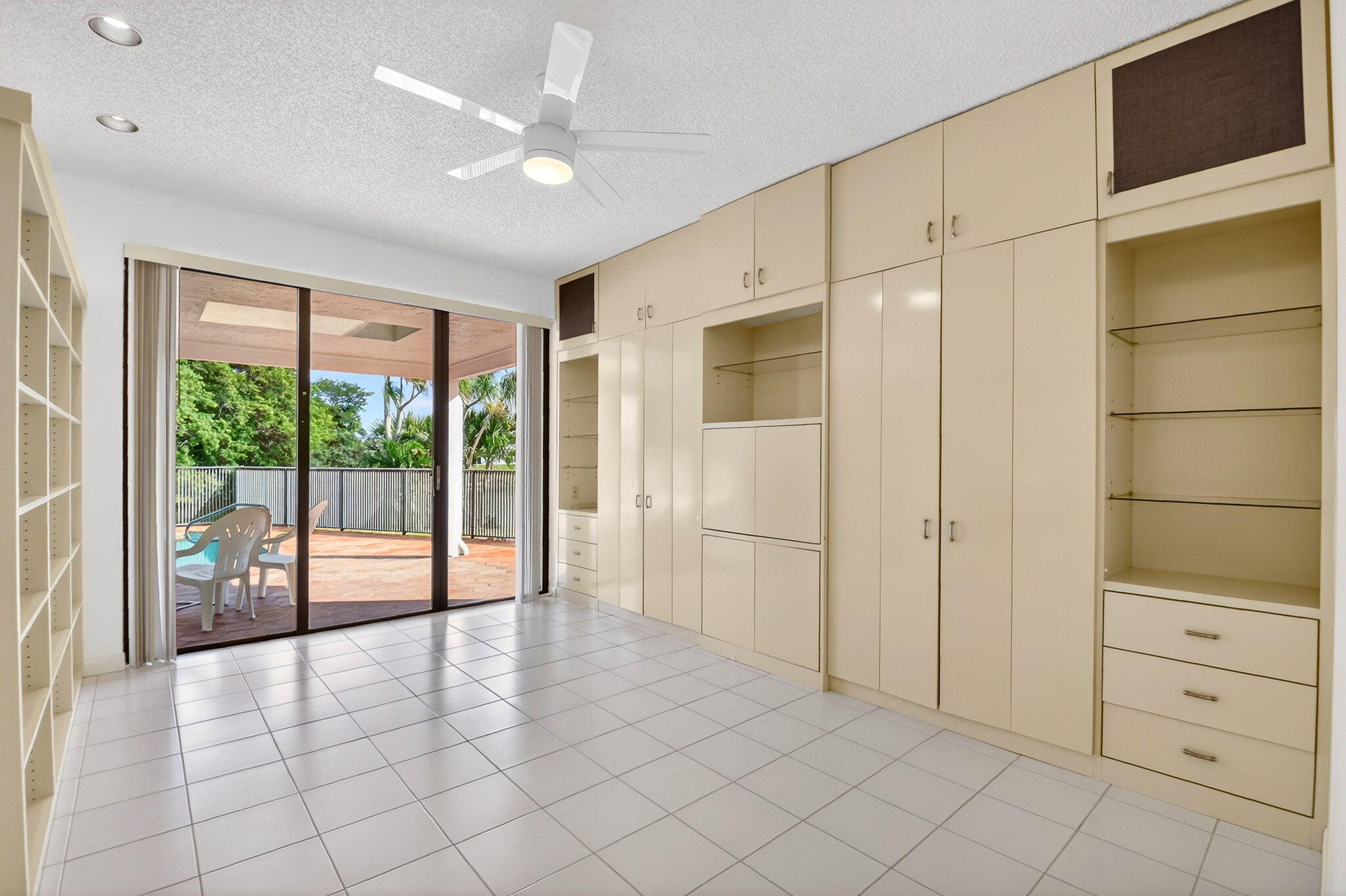 35 Glens Drive E