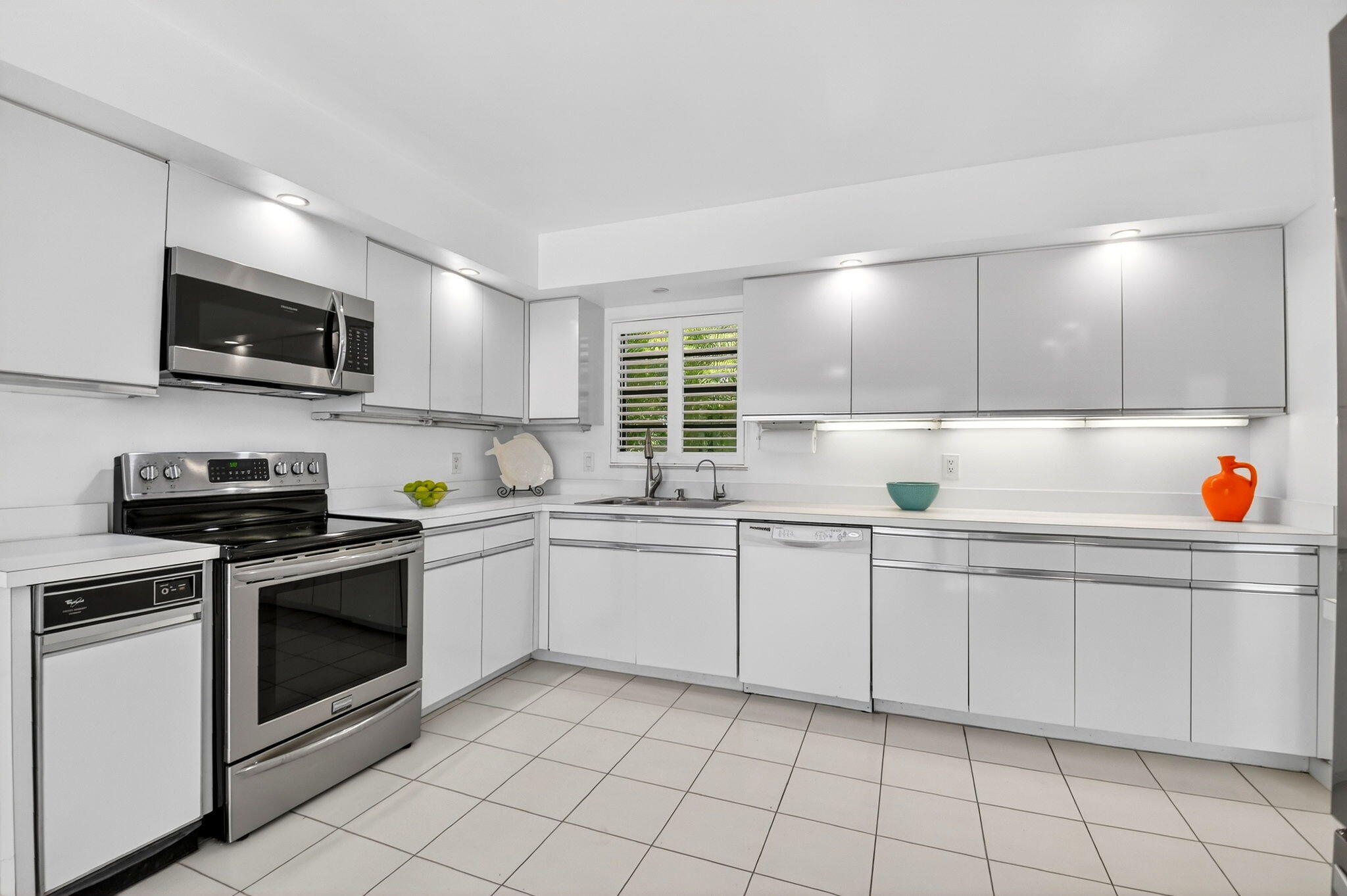 35 Glens Drive E