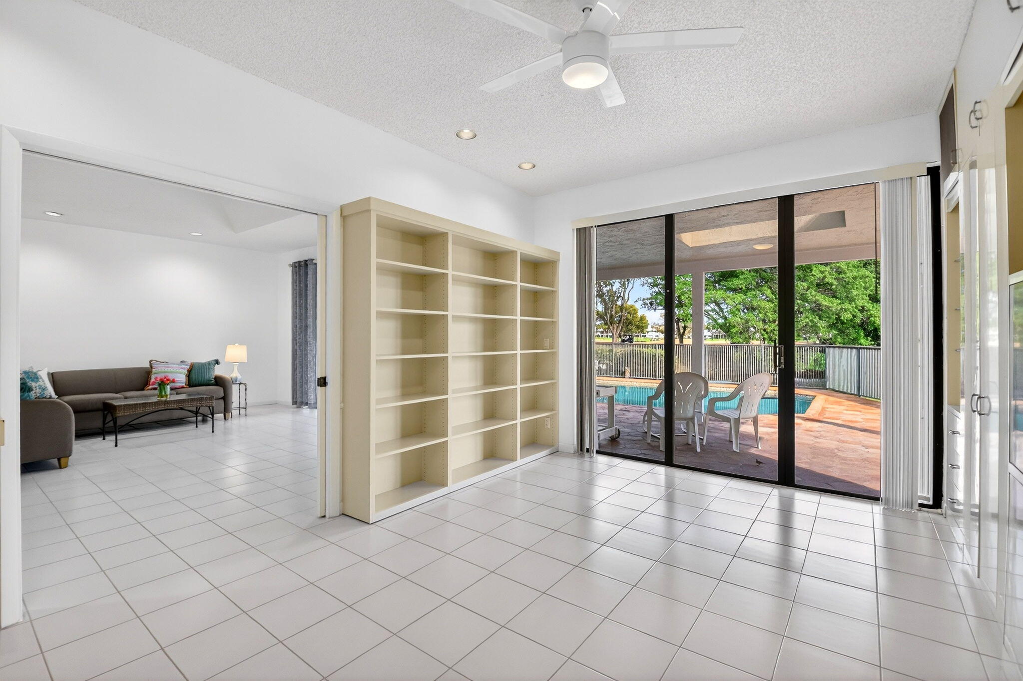 35 Glens Drive E