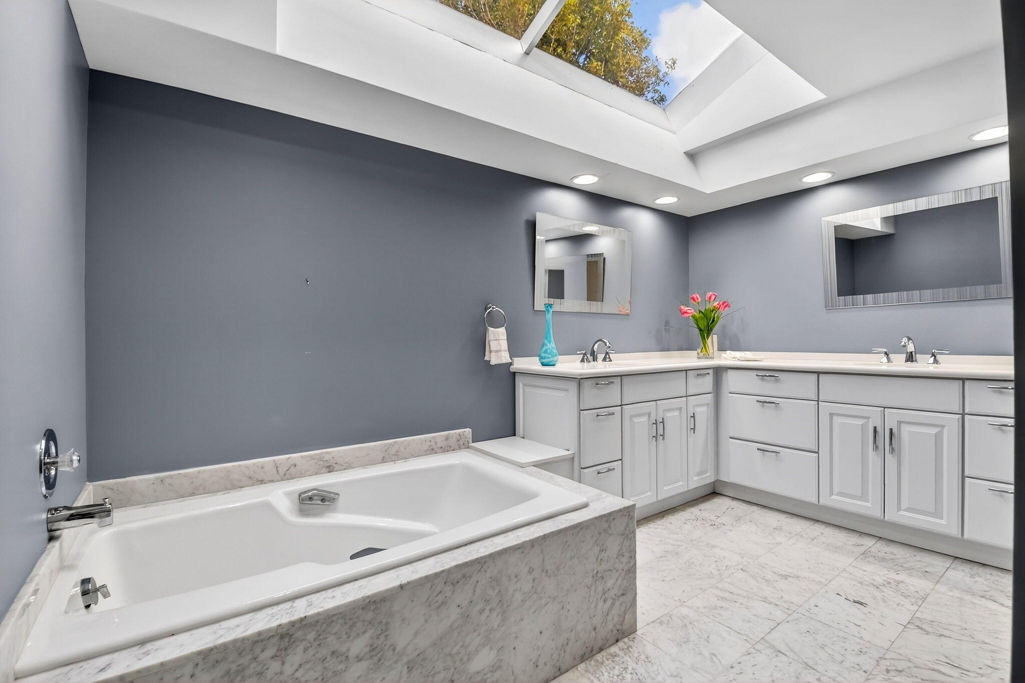 35 Glens Drive E