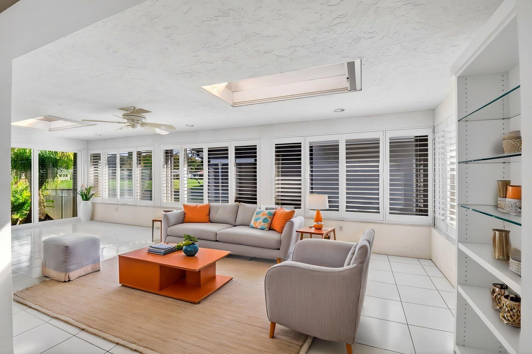 35 Glens Drive E