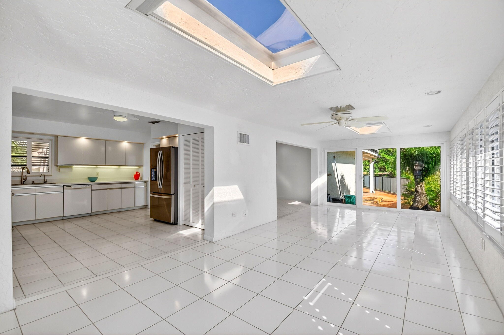 35 Glens Drive E