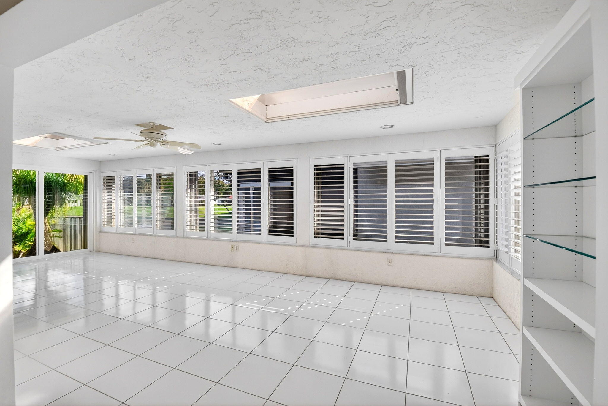 35 Glens Drive E