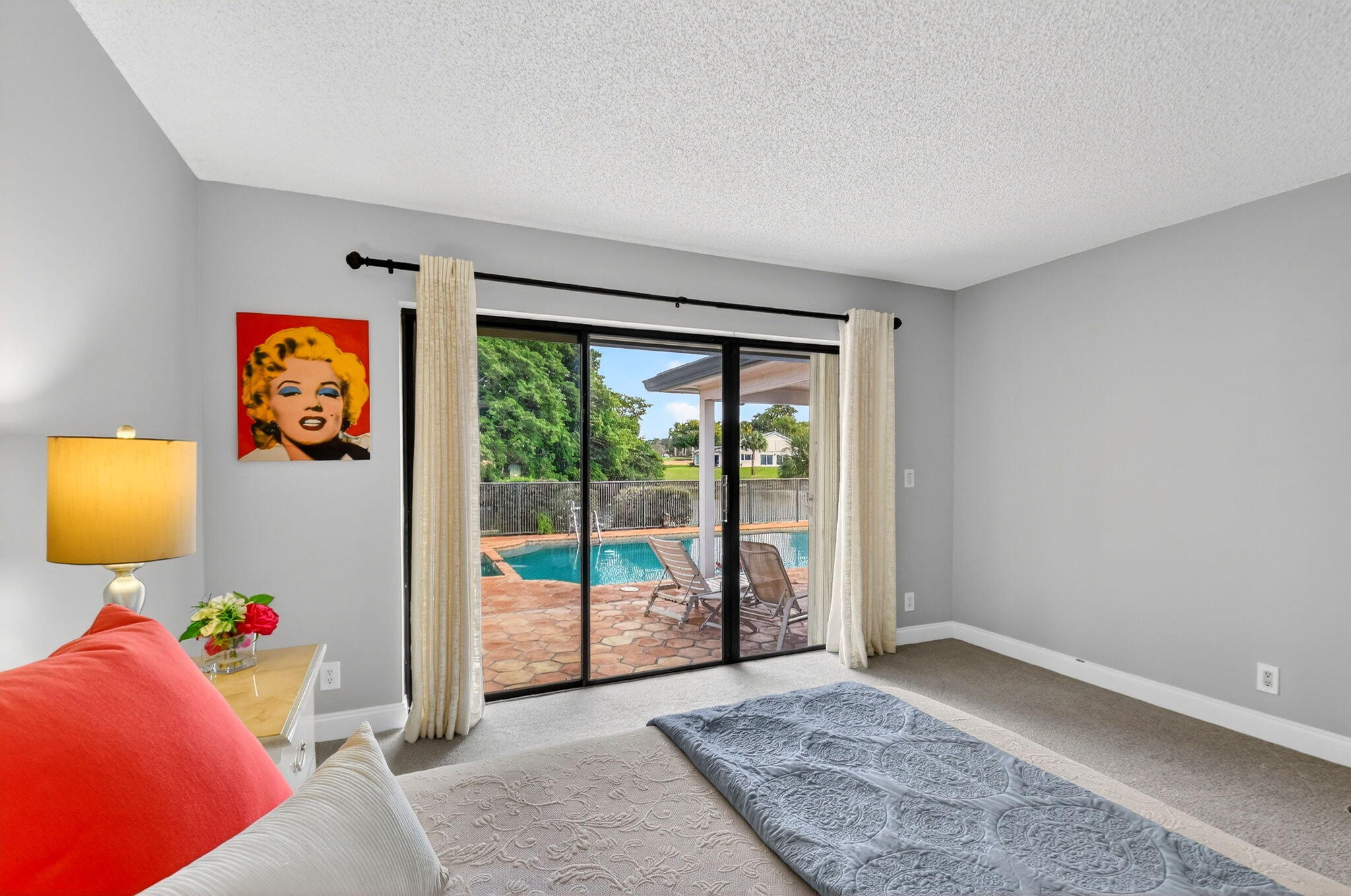 35 Glens Drive E