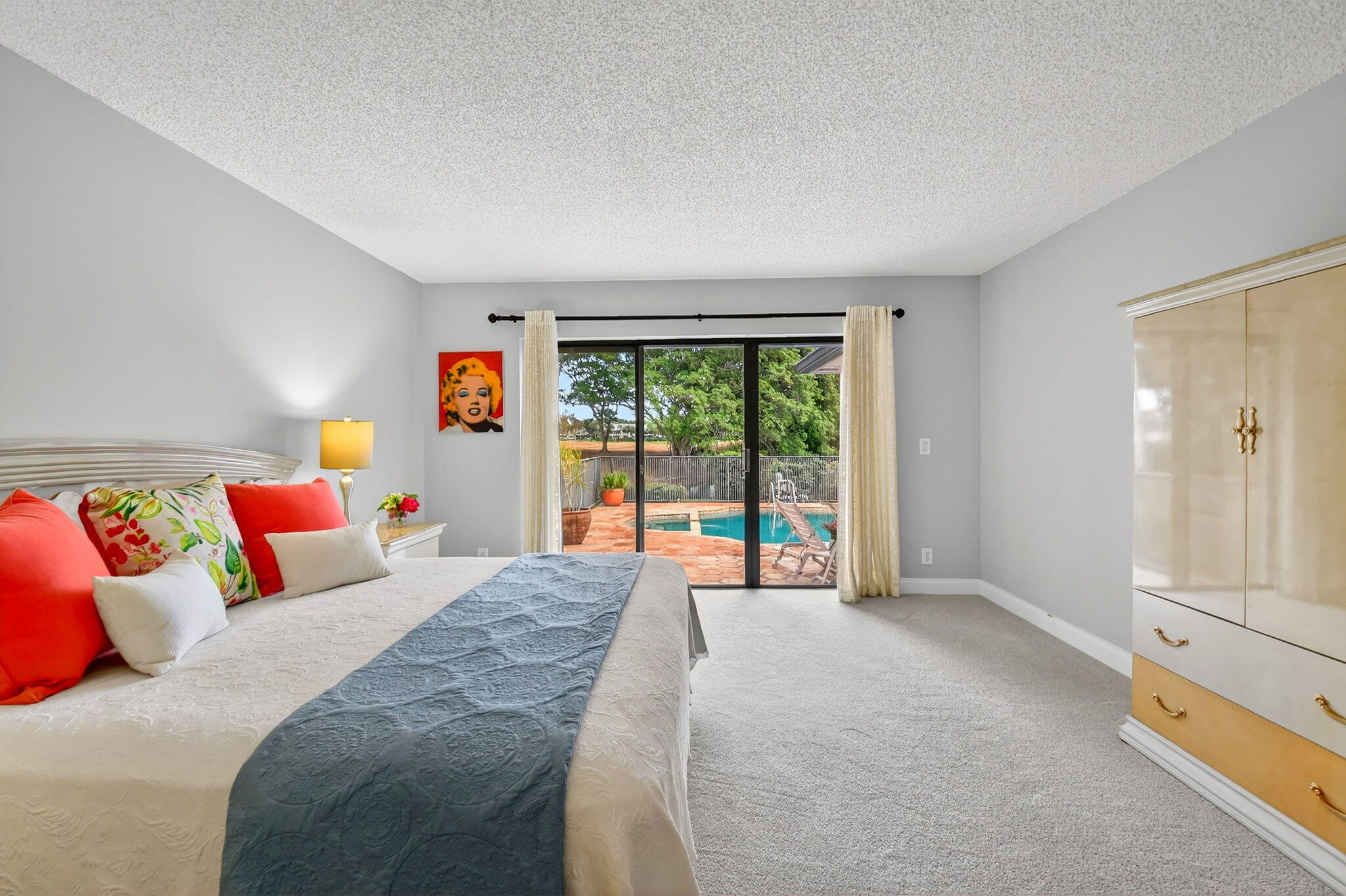 35 Glens Drive E