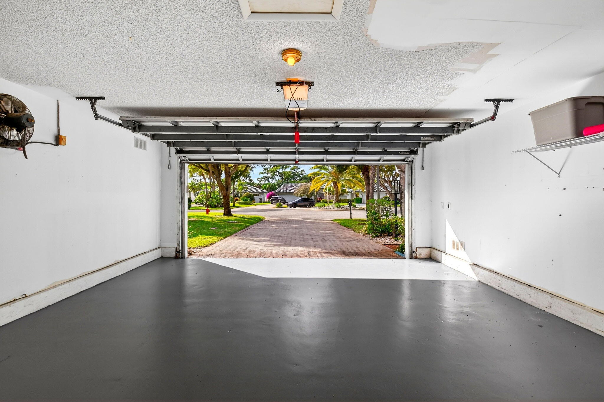 35 Glens Drive E