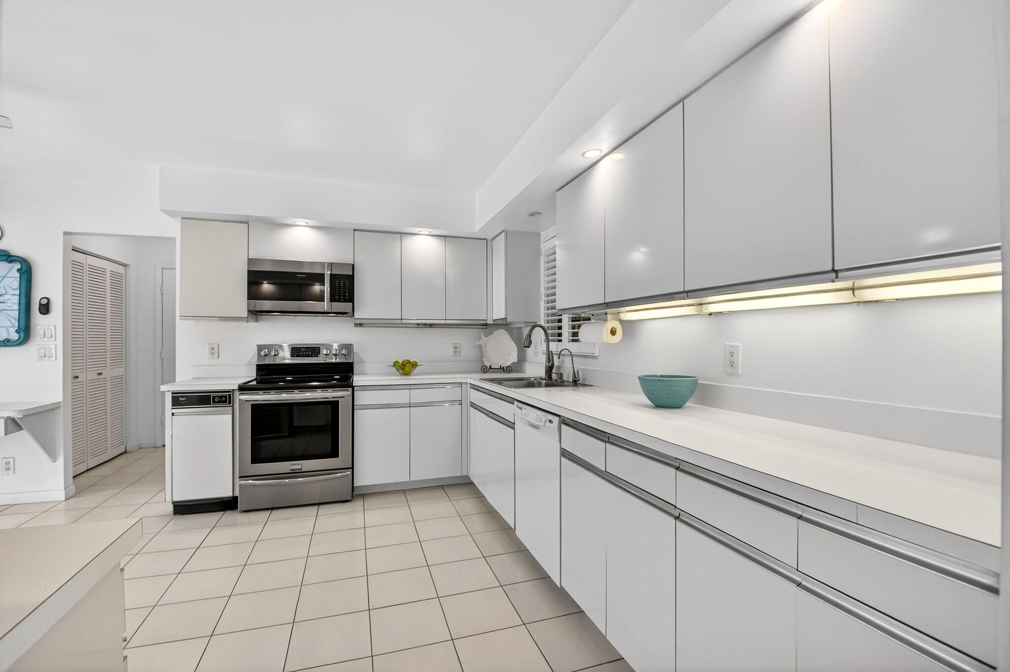 35 Glens Drive E