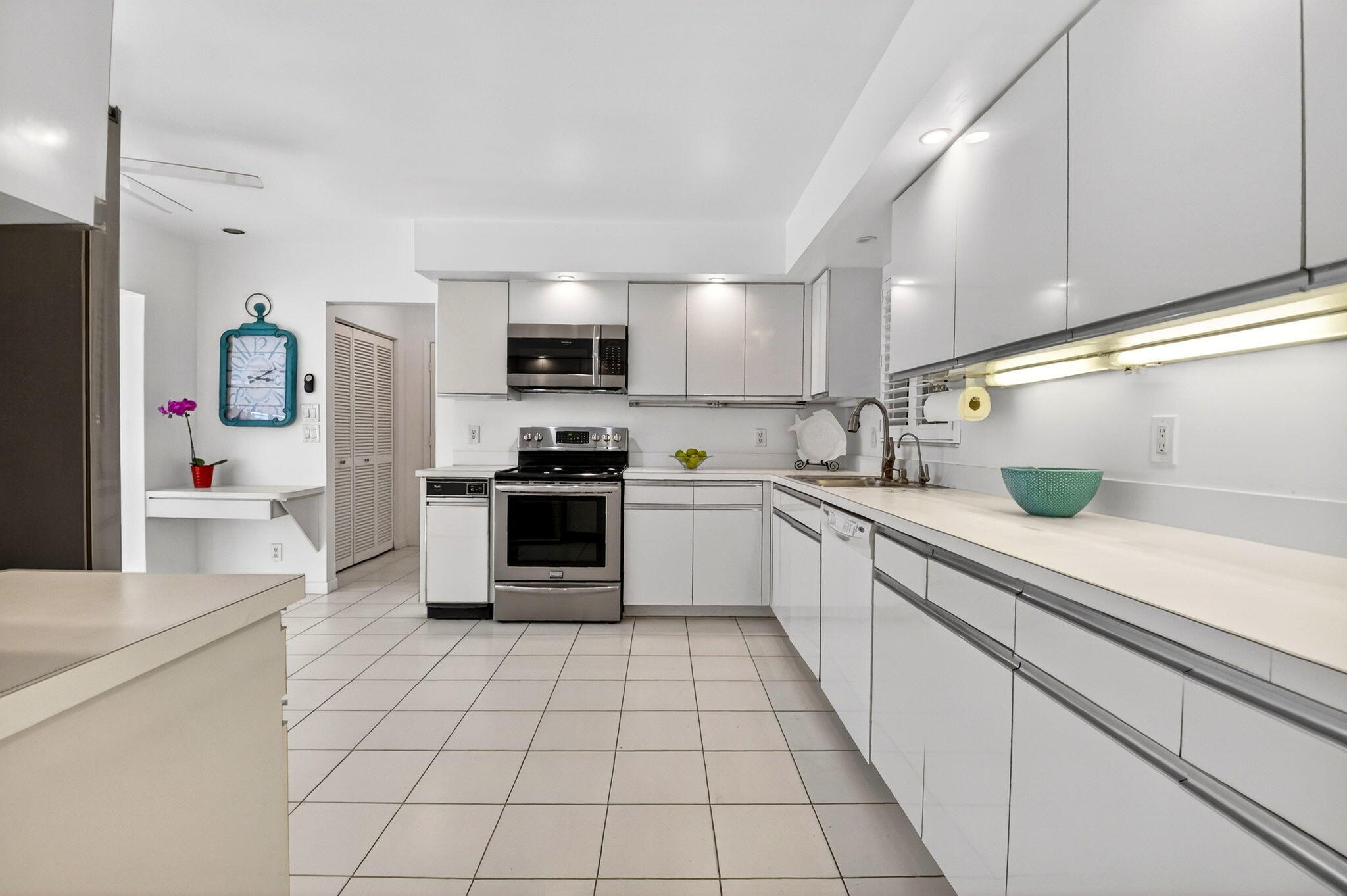 35 Glens Drive E