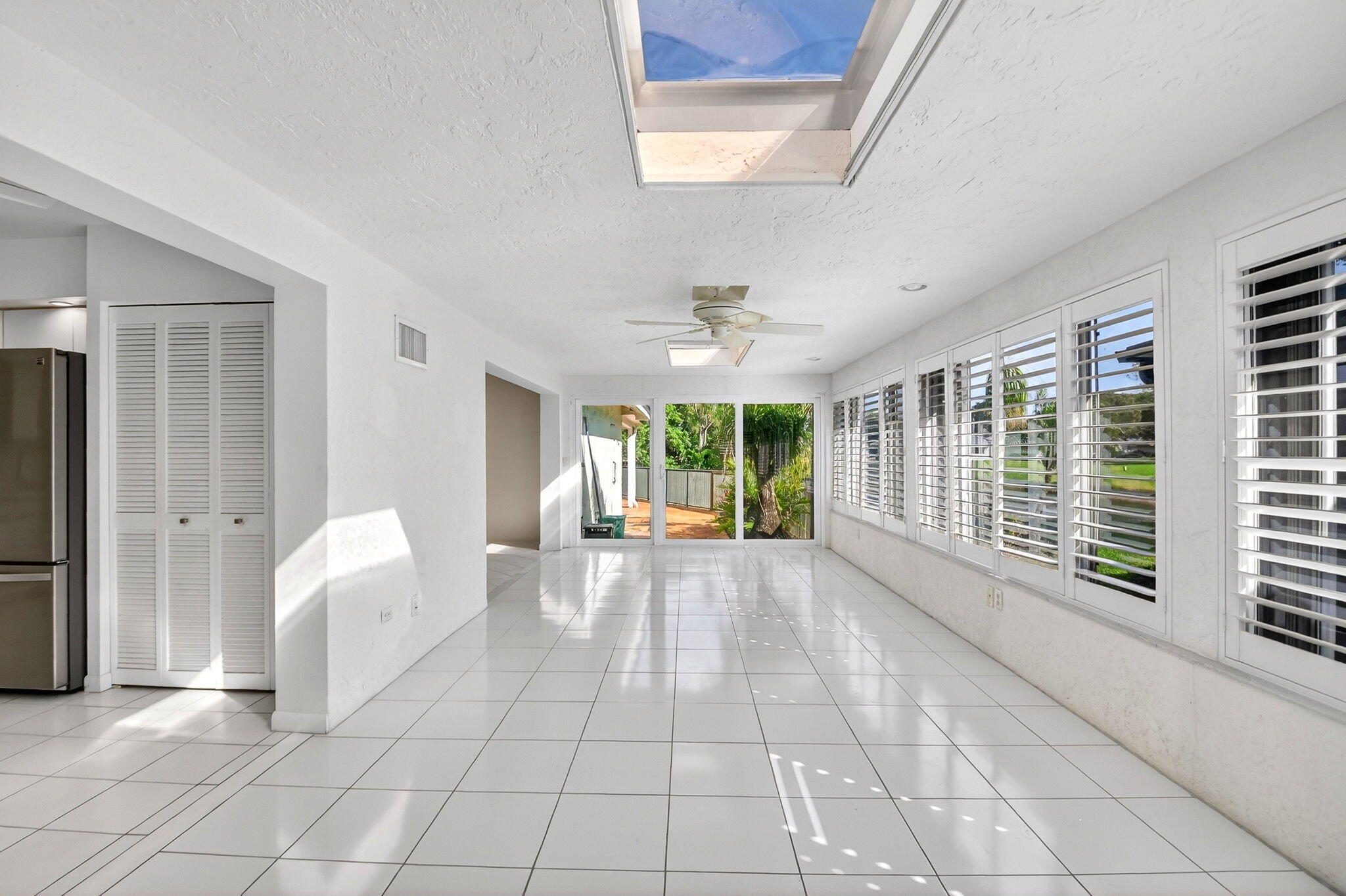 35 Glens Drive E