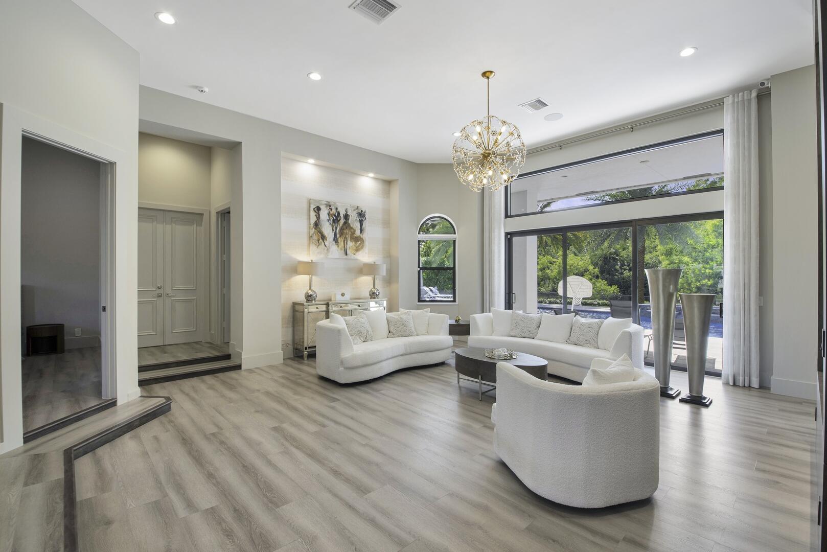 15271 Tall Oak Avenue