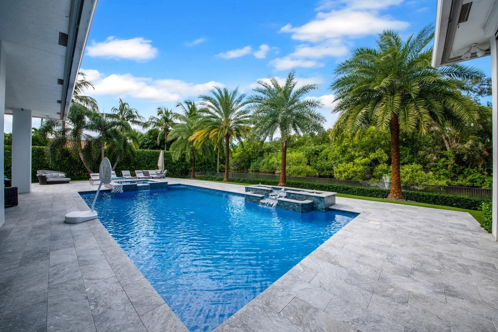 15271 Tall Oak Avenue