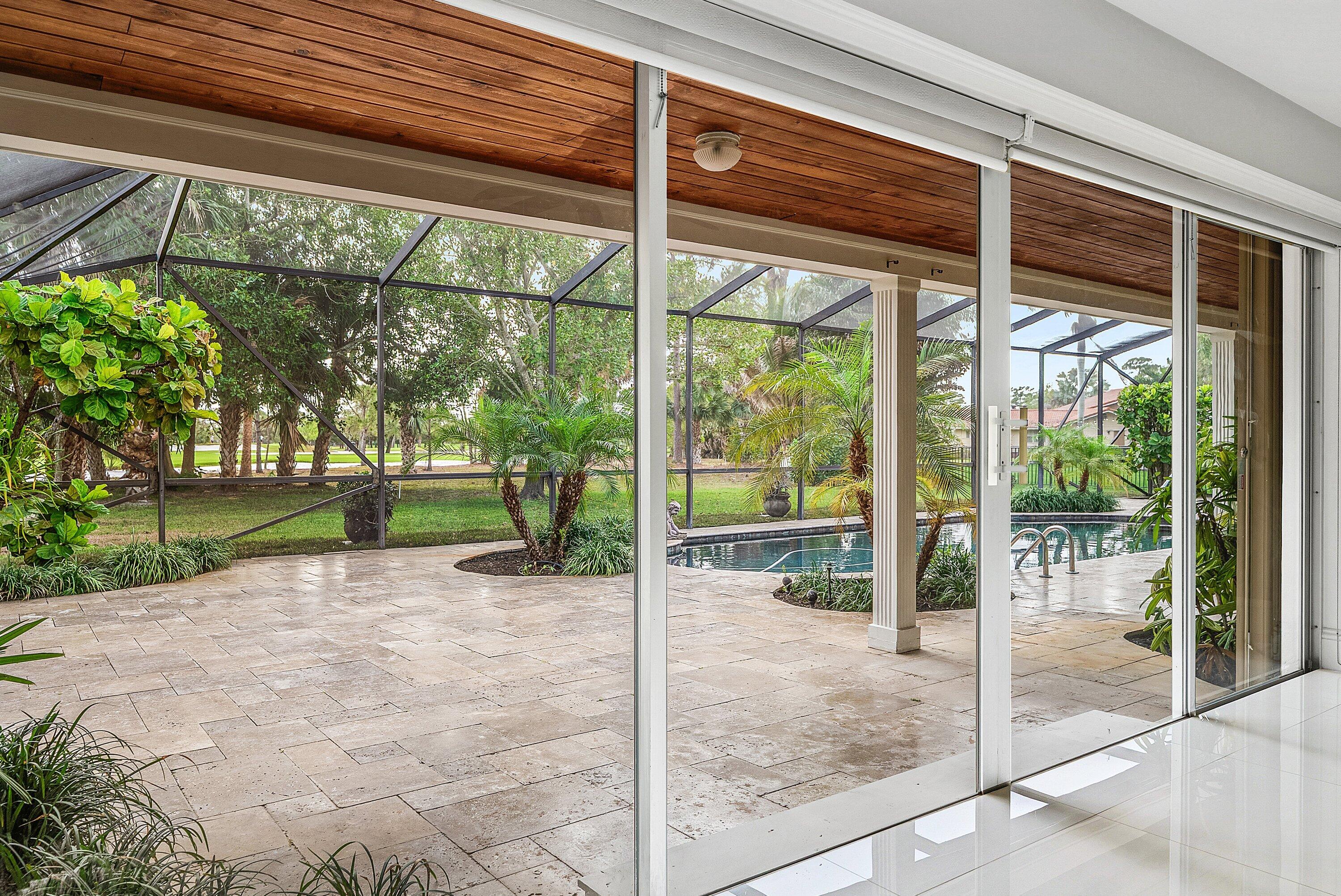 417 N Country Club Drive