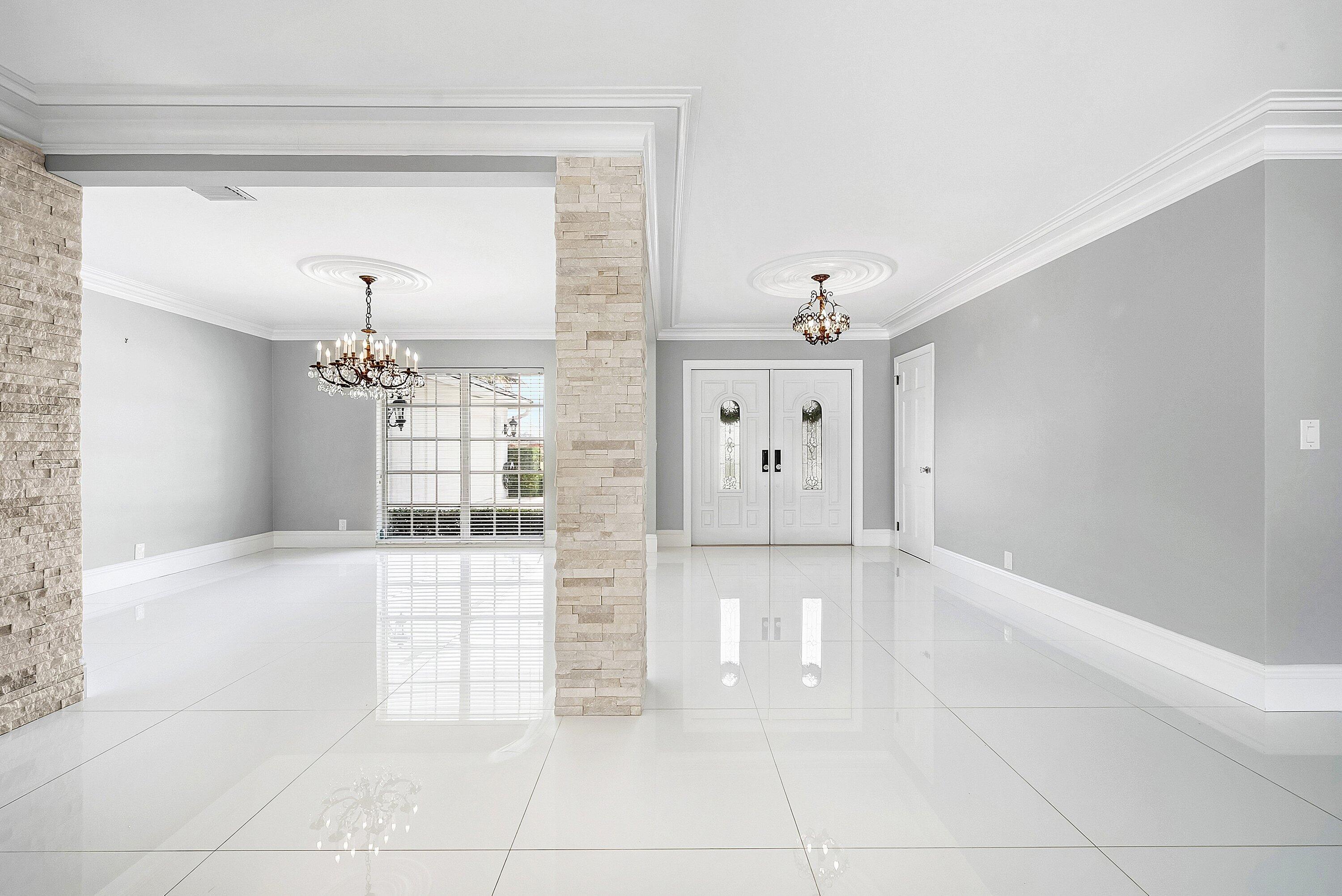 417 N Country Club Drive