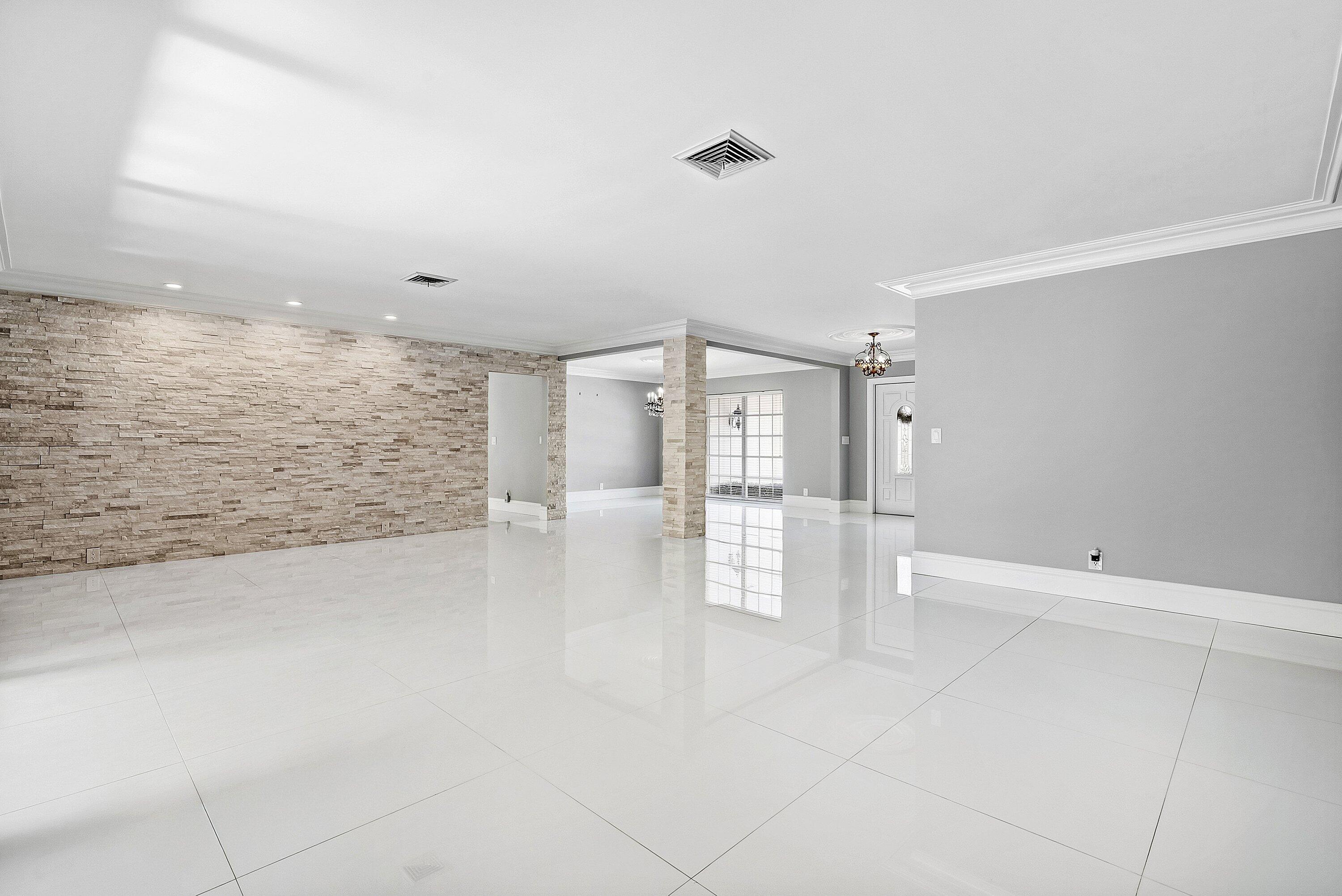 417 N Country Club Drive