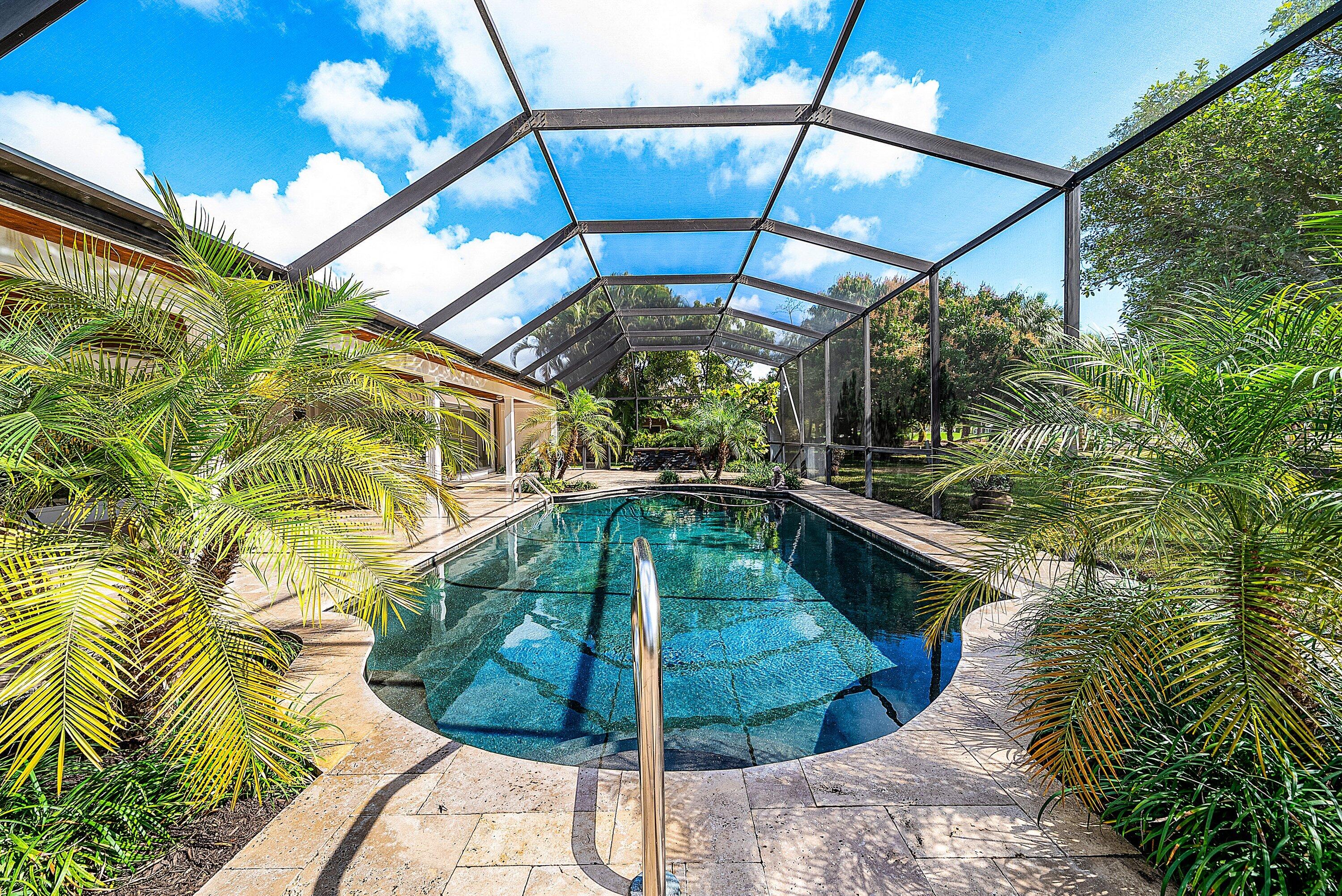 417 N Country Club Drive
