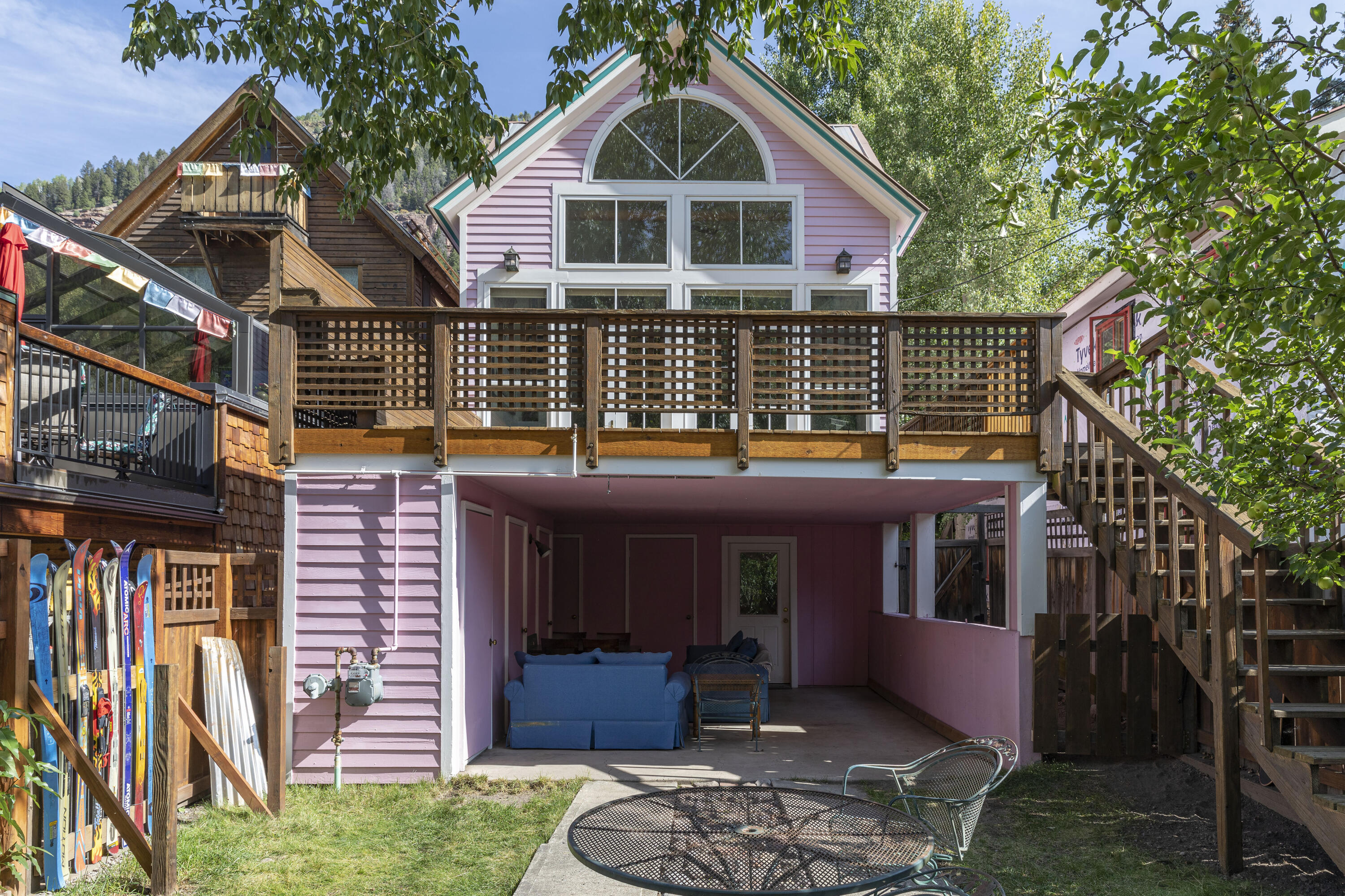 438 W Columbia Avenue