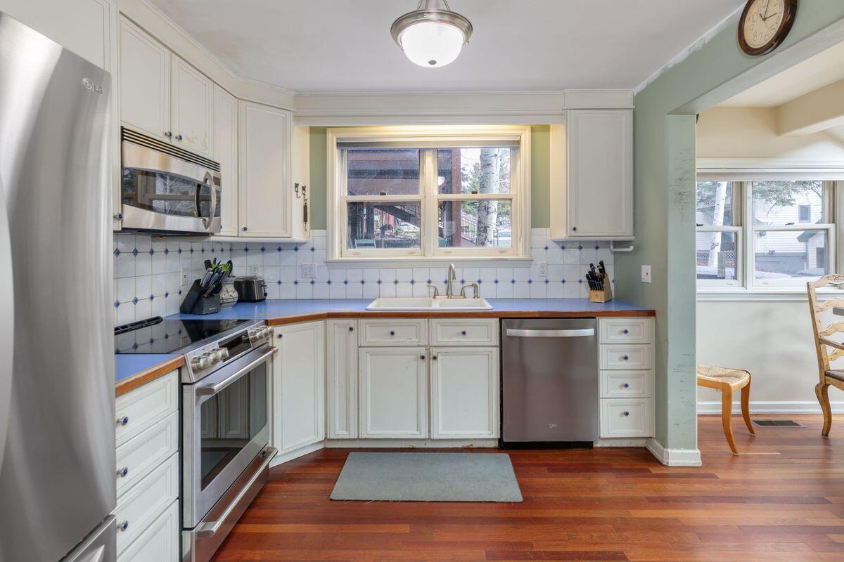 957 Primrose Alley