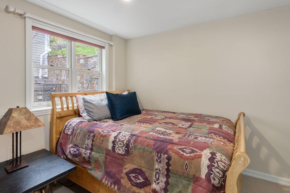 957 Primrose Alley